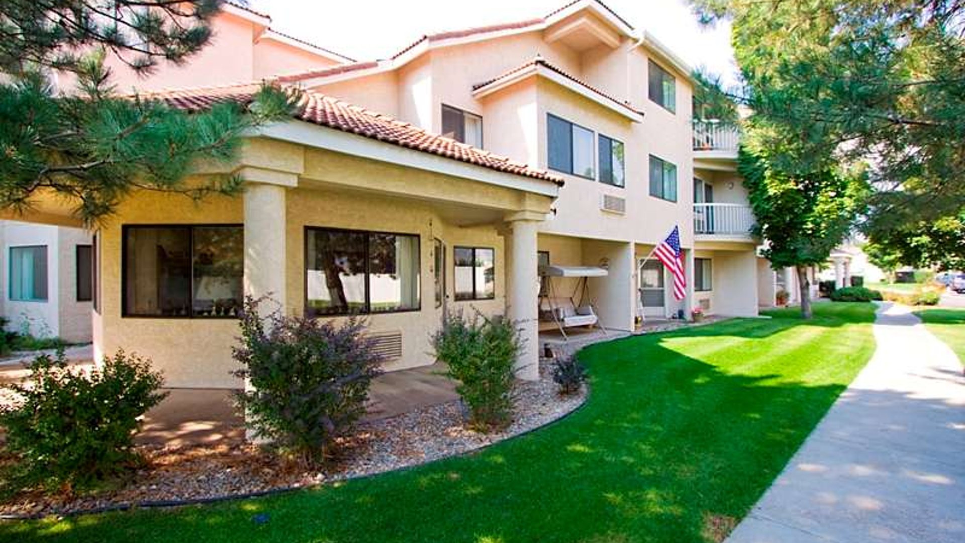 System.Collections.Generic.List`1[AFS.Common.Models.Photo] - Image 1