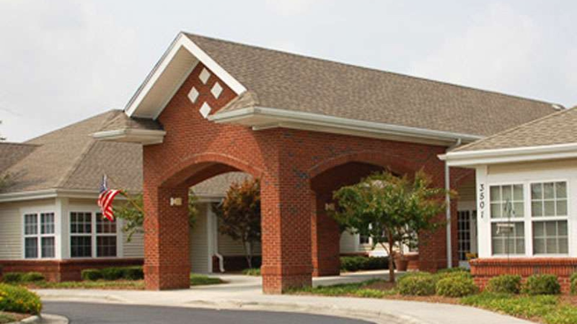 System.Collections.Generic.List`1[AFS.Common.Models.Photo] - Image 2