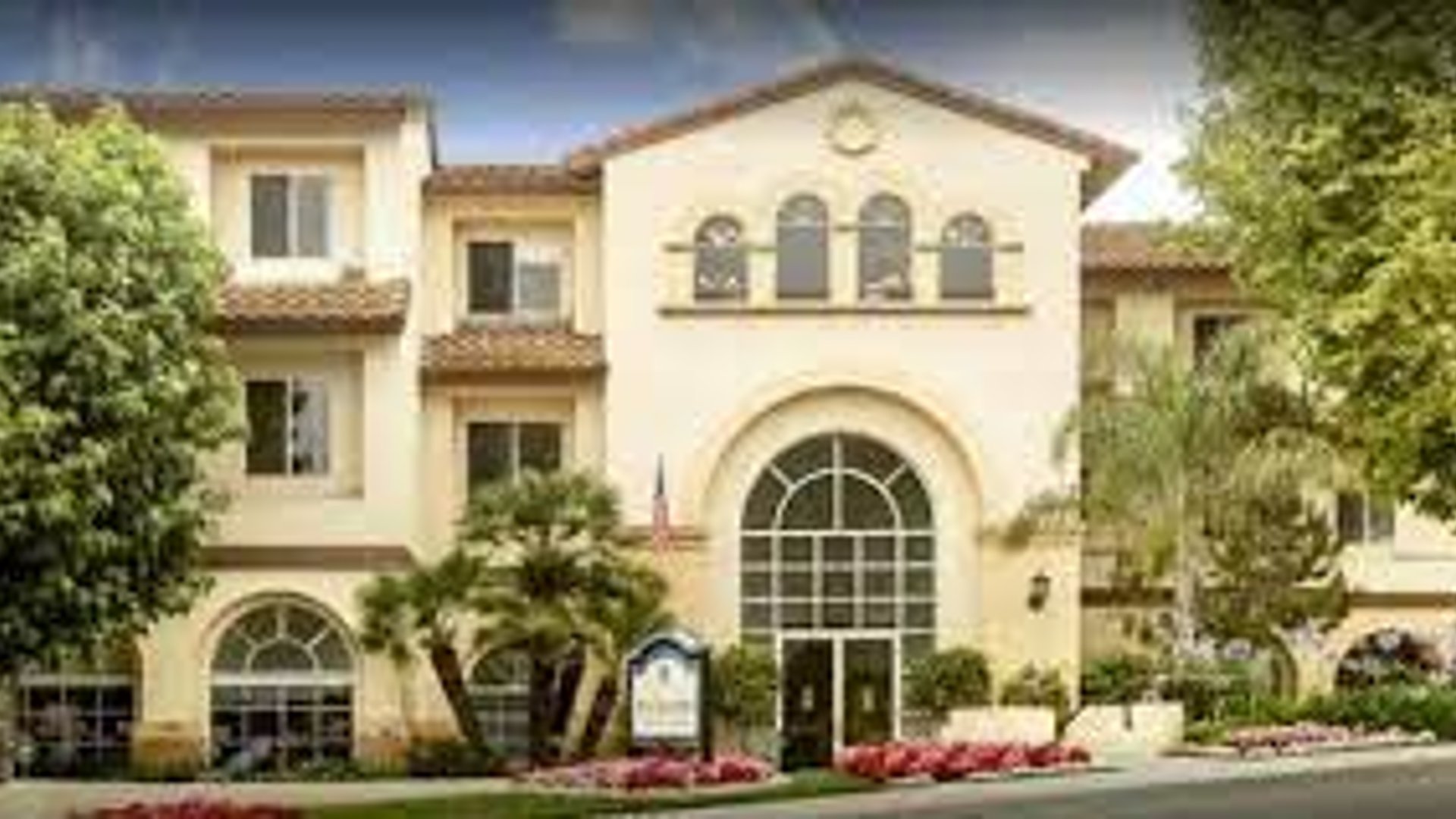 System.Collections.Generic.List`1[AFS.Common.Models.Photo] - Image 1