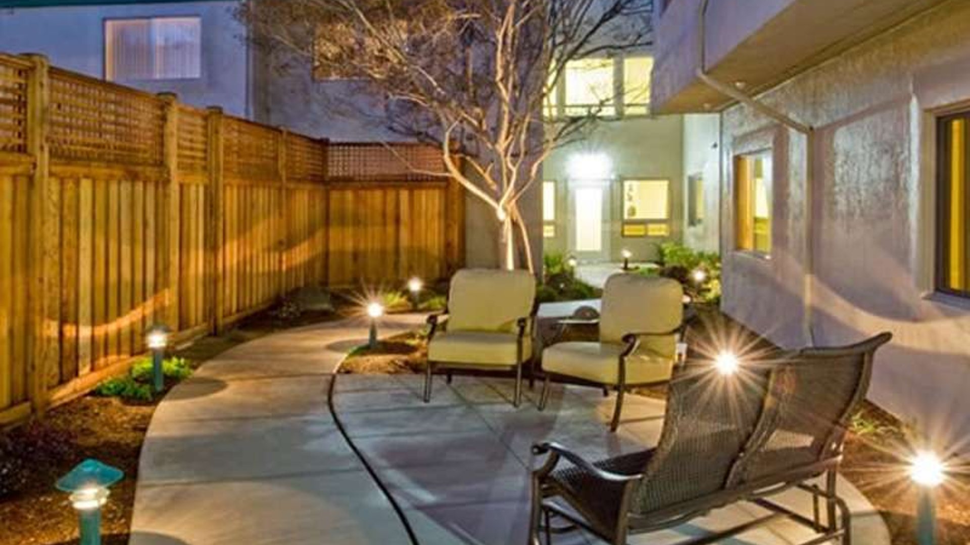 System.Collections.Generic.List`1[AFS.Common.Models.Photo] - Image 4