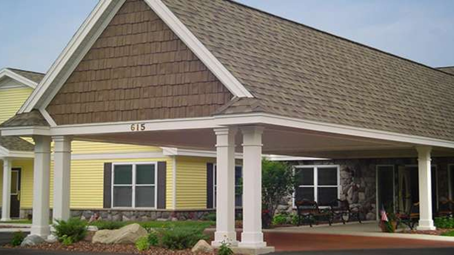 System.Collections.Generic.List`1[AFS.Common.Models.Photo] - Image 1