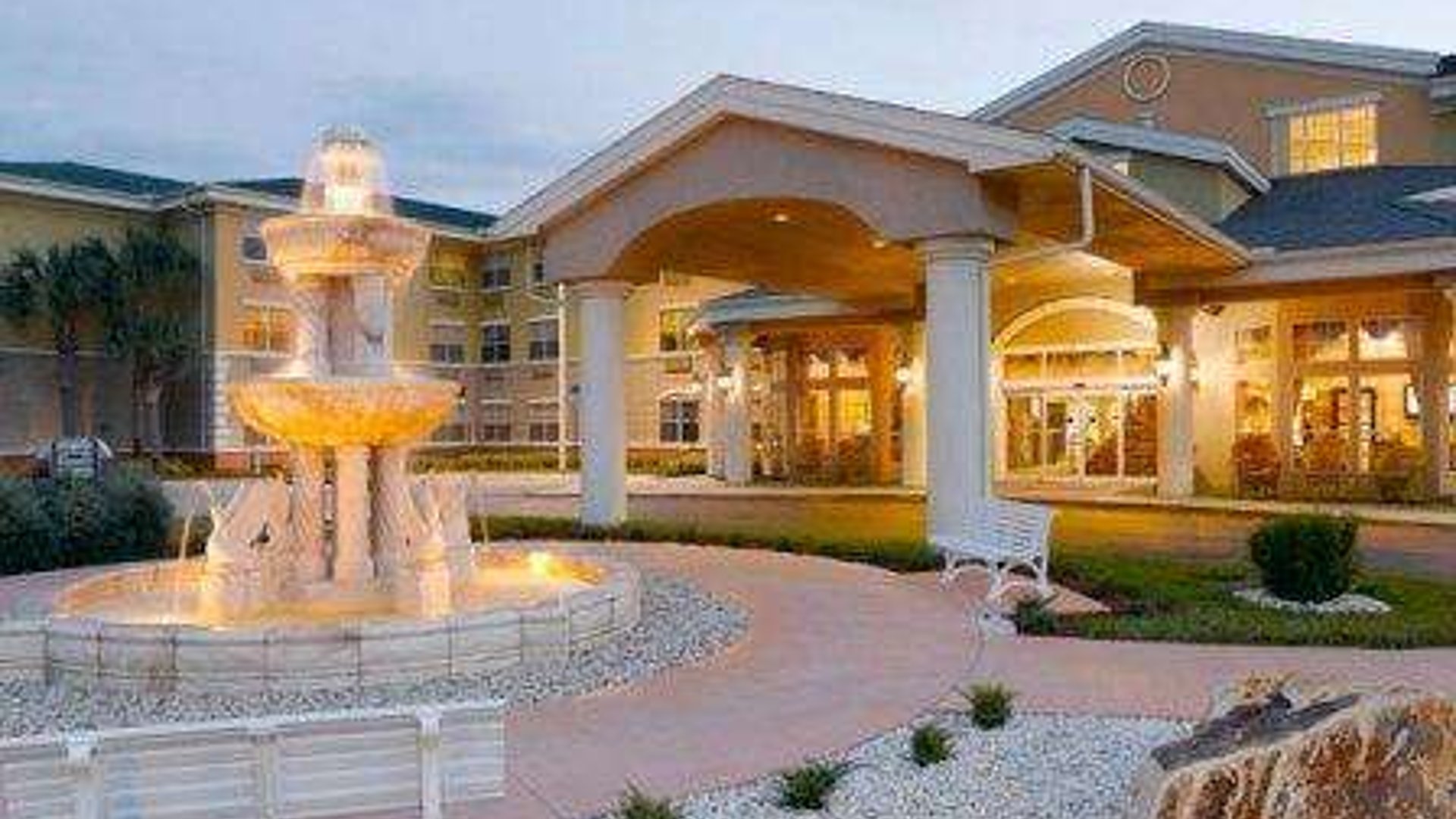 System.Collections.Generic.List`1[AFS.Common.Models.Photo] - Image 1