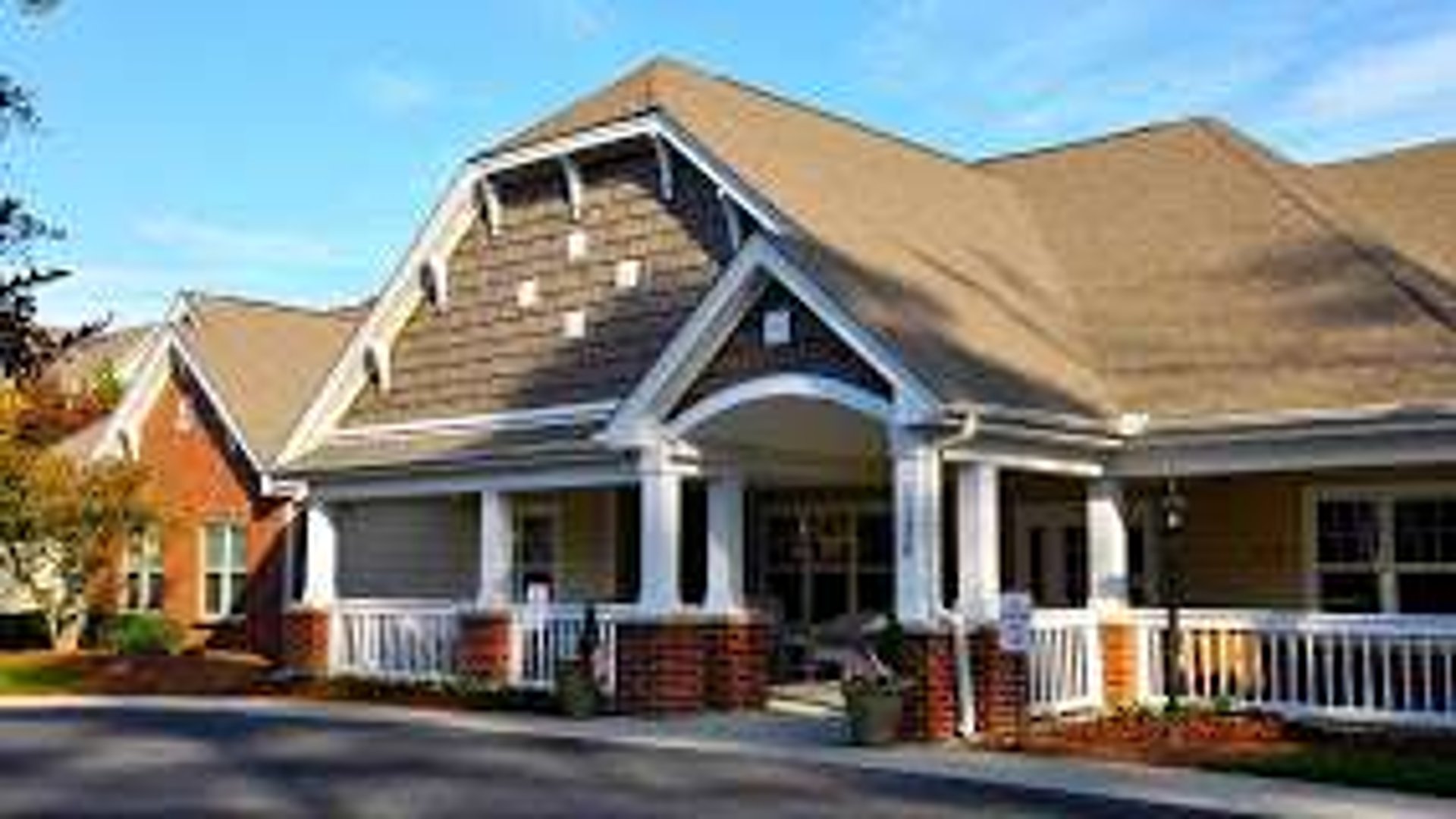 System.Collections.Generic.List`1[AFS.Common.Models.Photo] - Image 1