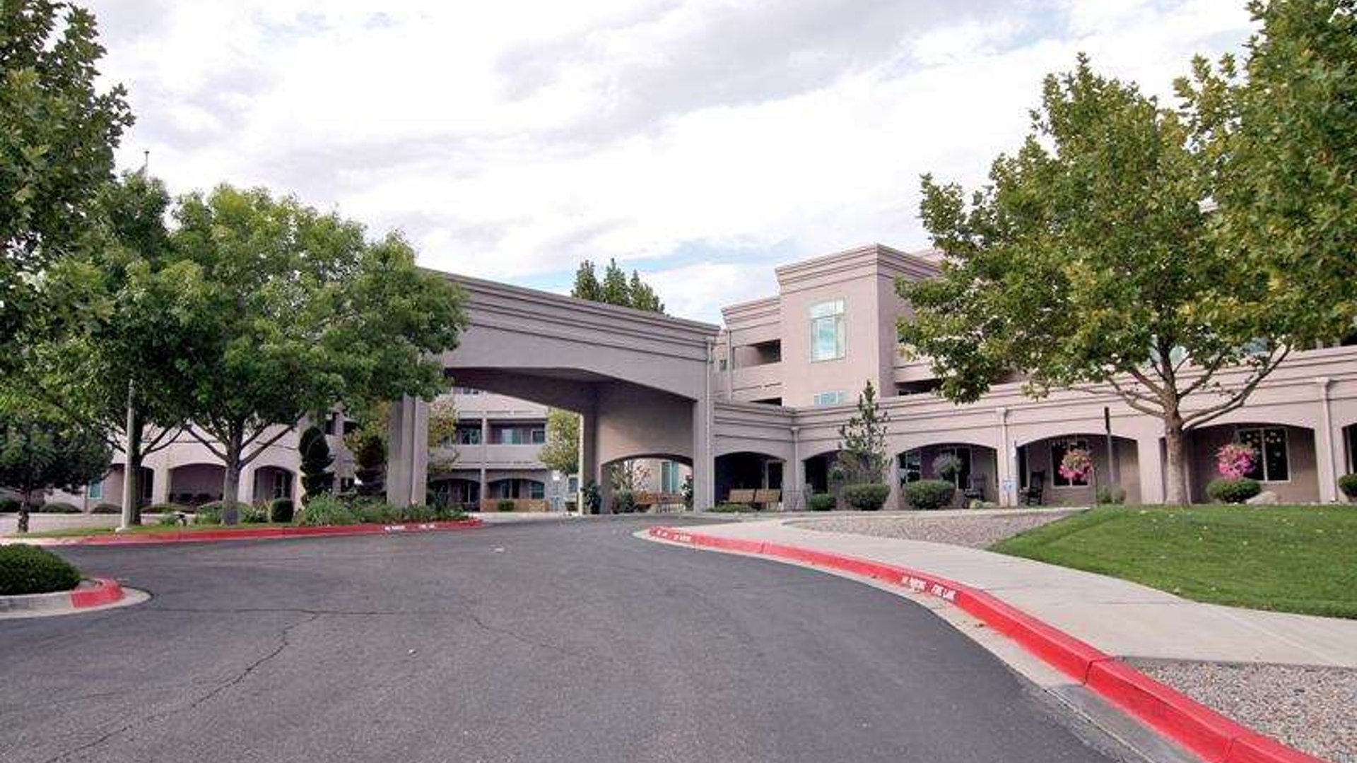 System.Collections.Generic.List`1[AFS.Common.Models.Photo] - Image 1