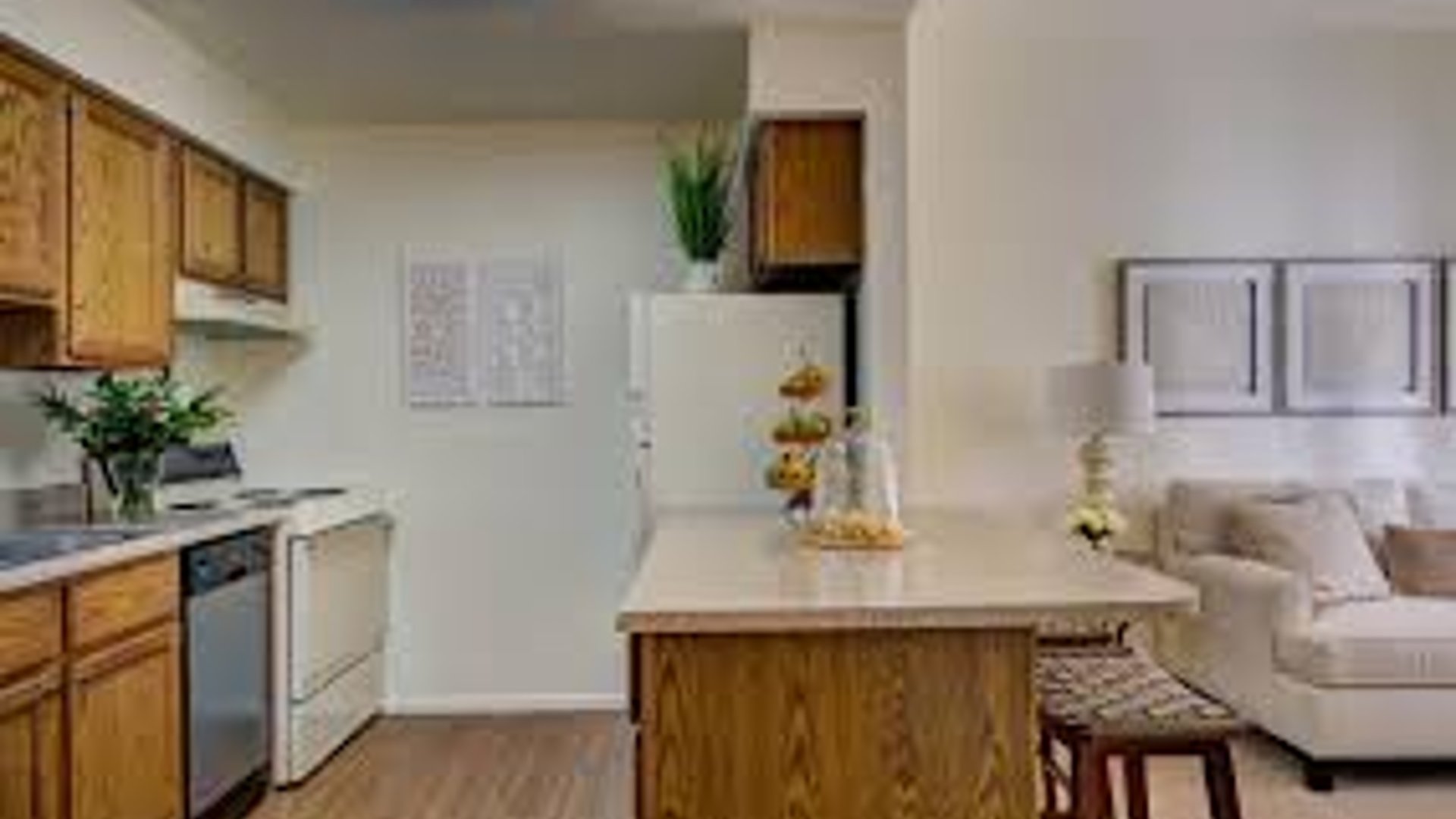 System.Collections.Generic.List`1[AFS.Common.Models.Photo] - Image 6