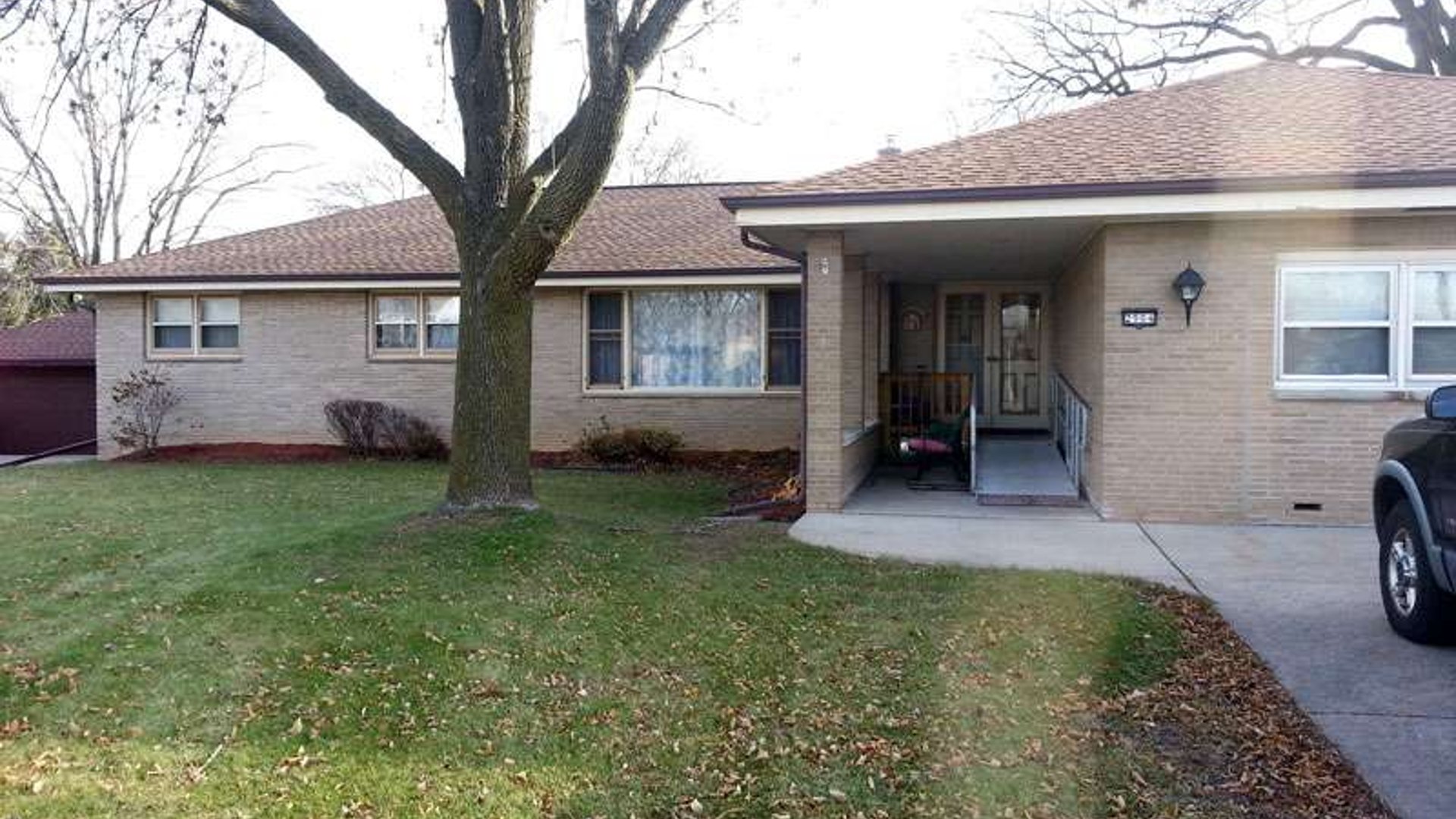 System.Collections.Generic.List`1[AFS.Common.Models.Photo] - Image 1