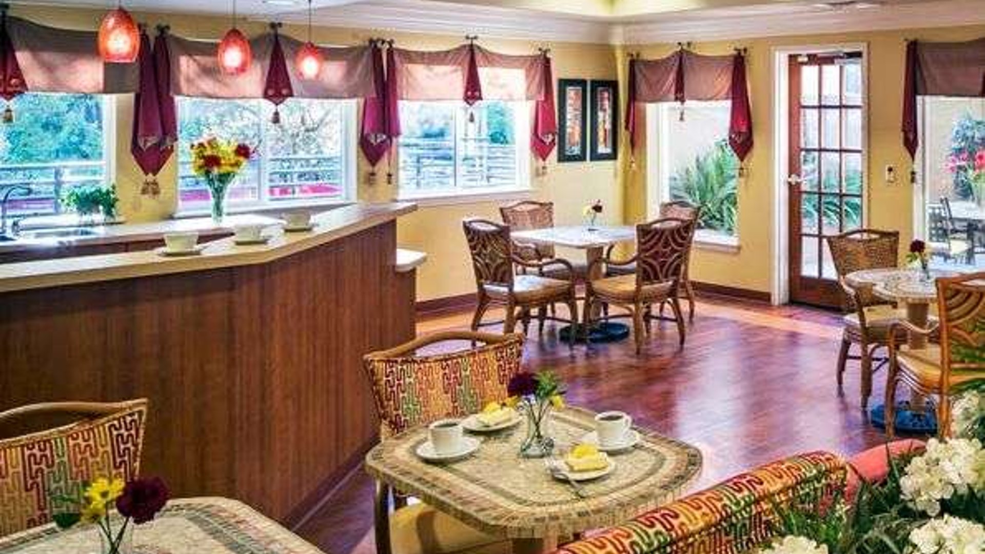 System.Collections.Generic.List`1[AFS.Common.Models.Photo] - Image 4