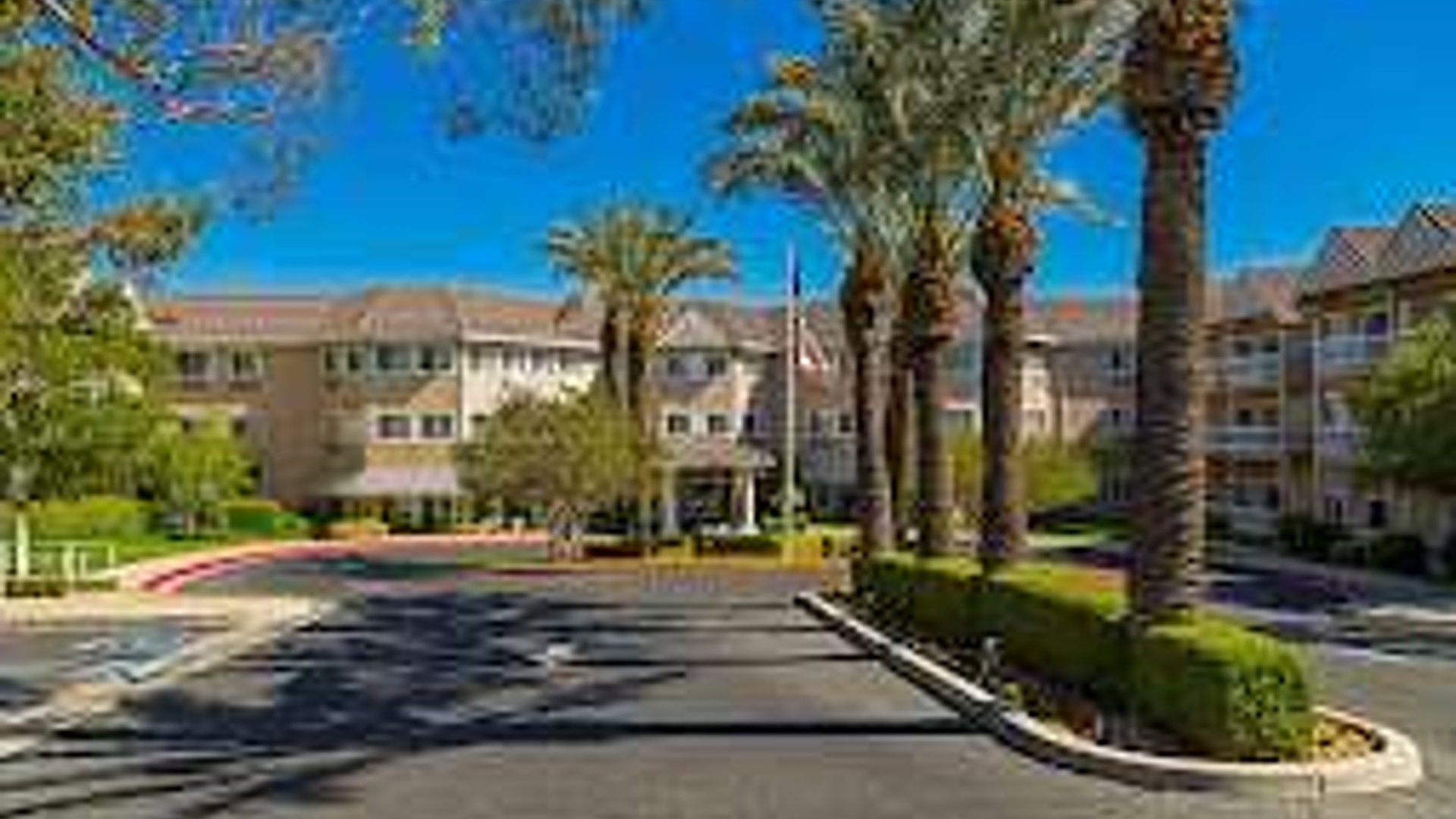 System.Collections.Generic.List`1[AFS.Common.Models.Photo] - Image 1