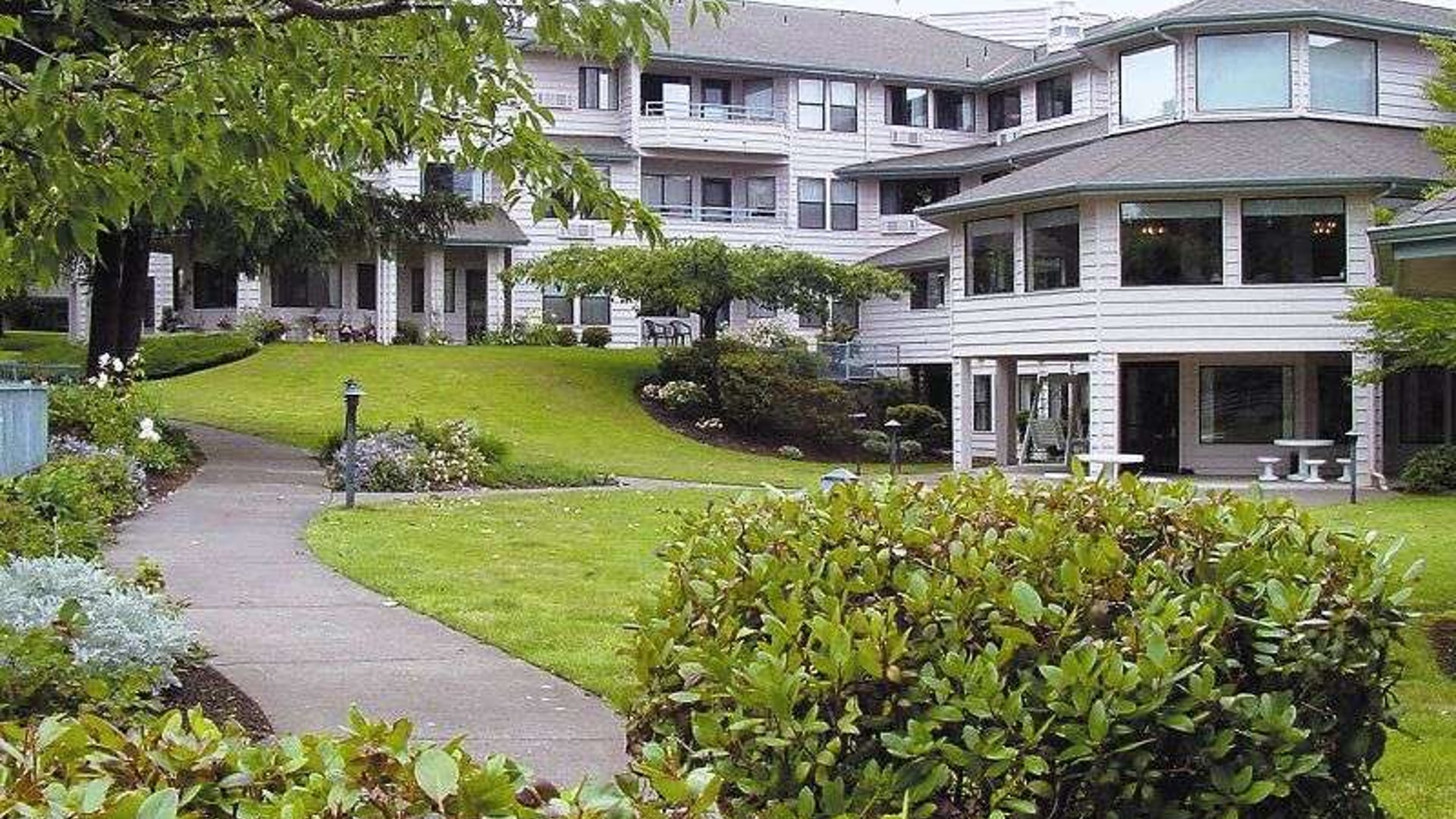 System.Collections.Generic.List`1[AFS.Common.Models.Photo] - Image 1