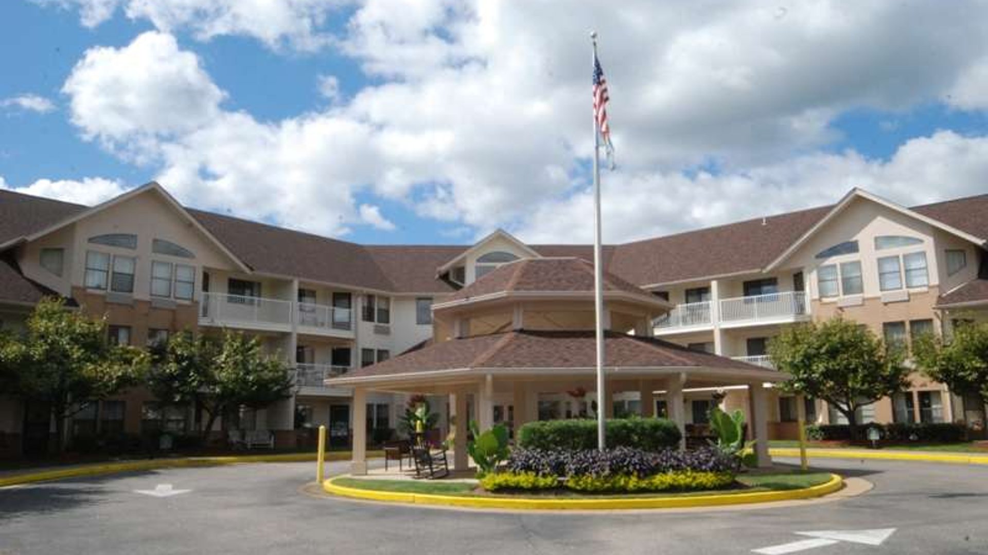 System.Collections.Generic.List`1[AFS.Common.Models.Photo] - Image 1