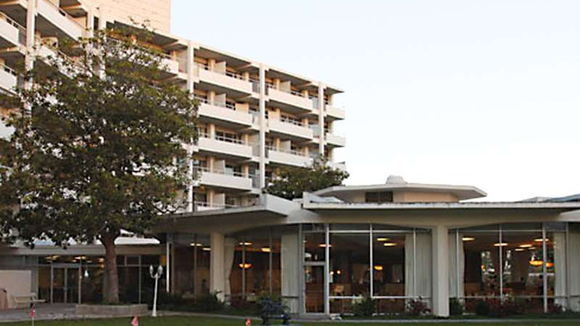 System.Collections.Generic.List`1[AFS.Common.Models.Photo] - Image 1