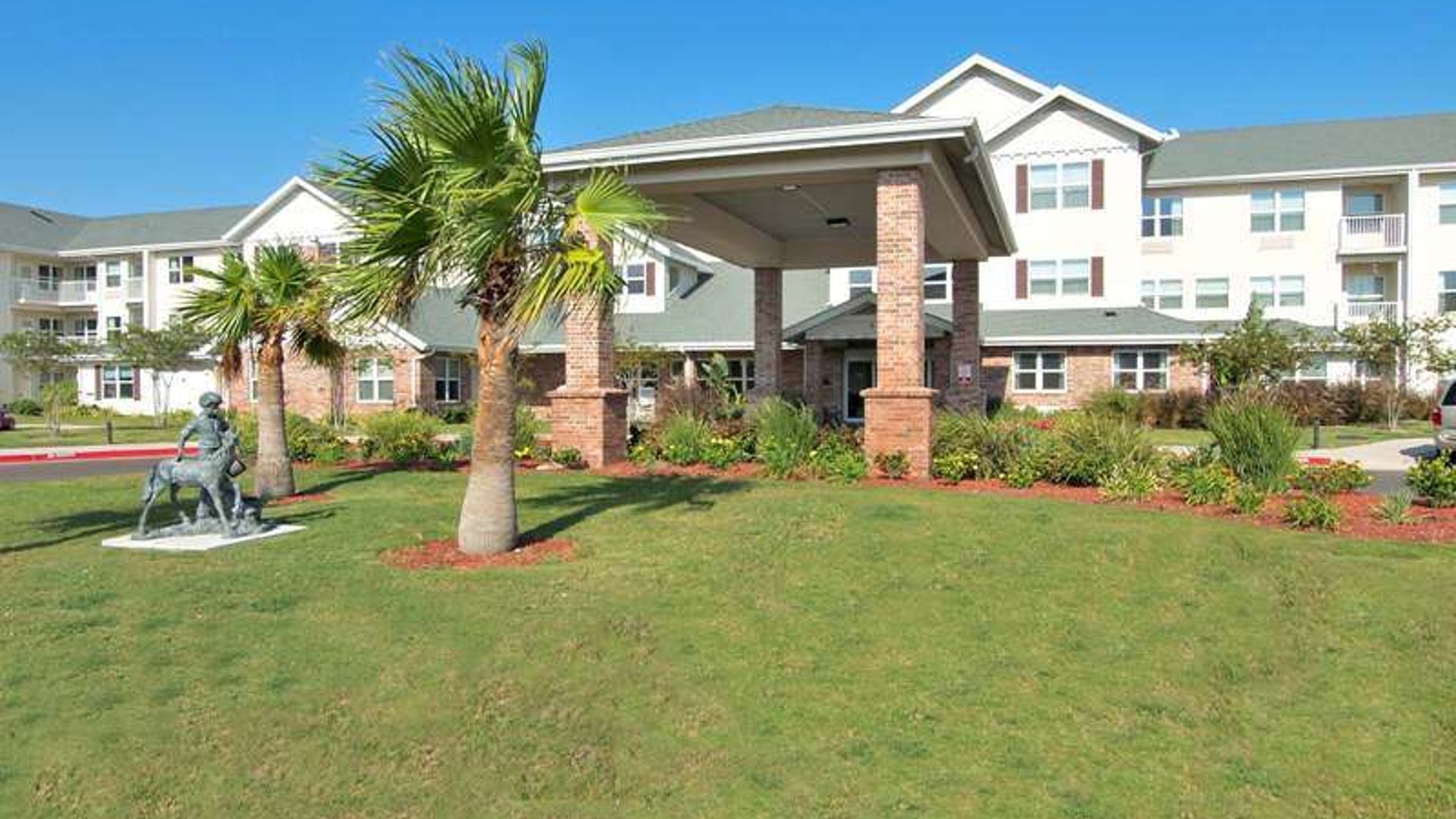 System.Collections.Generic.List`1[AFS.Common.Models.Photo] - Image 1