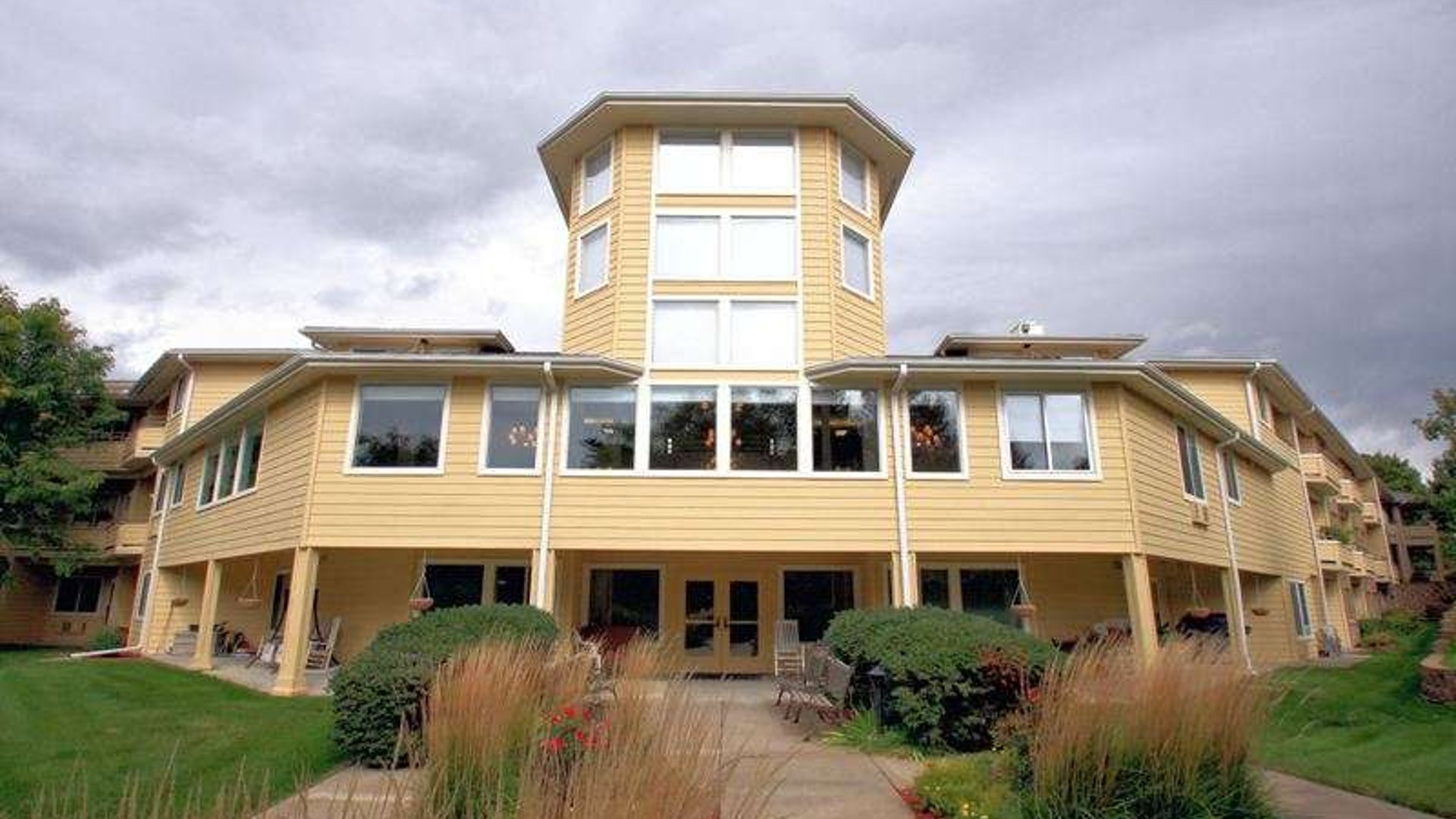 System.Collections.Generic.List`1[AFS.Common.Models.Photo] - Image 1