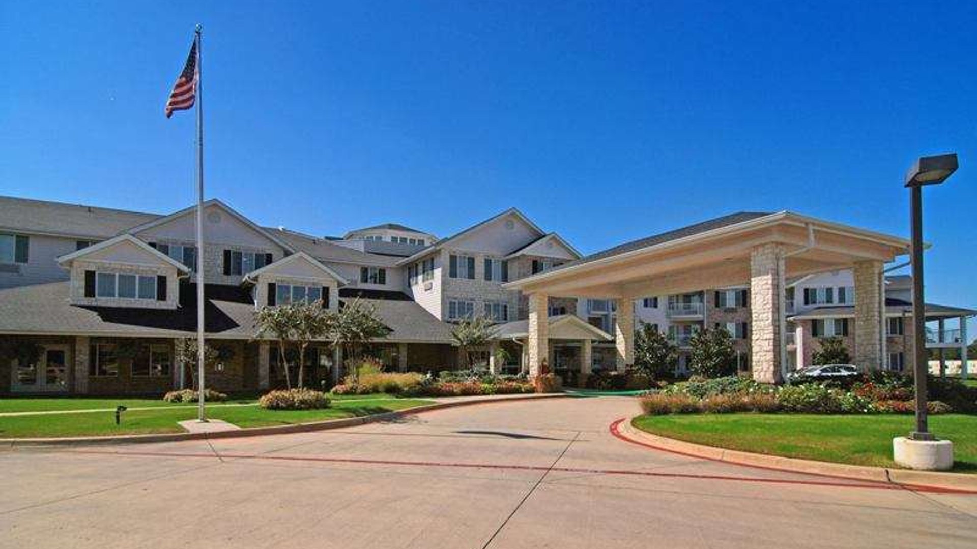 System.Collections.Generic.List`1[AFS.Common.Models.Photo] - Image 1