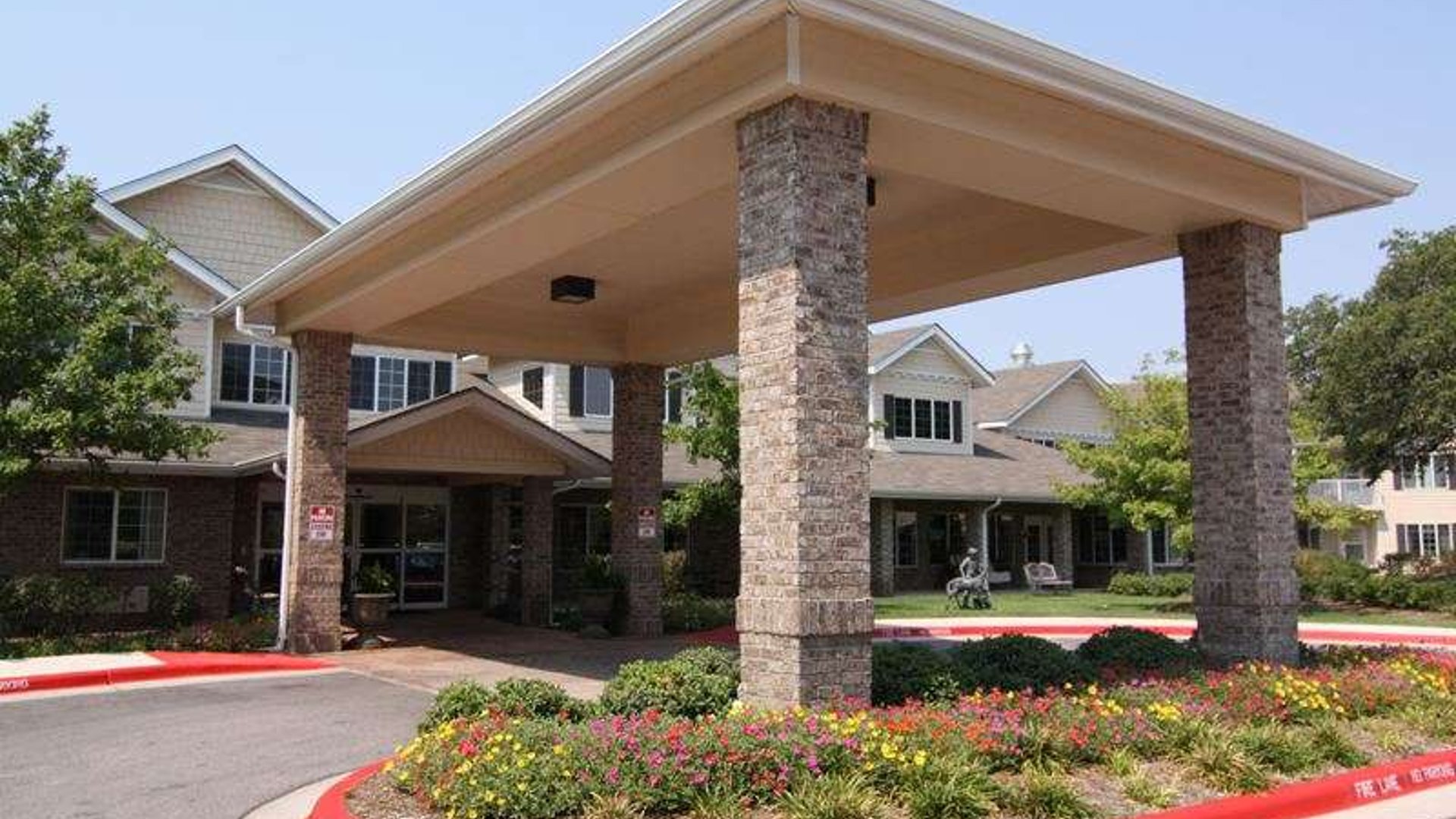 System.Collections.Generic.List`1[AFS.Common.Models.Photo] - Image 1