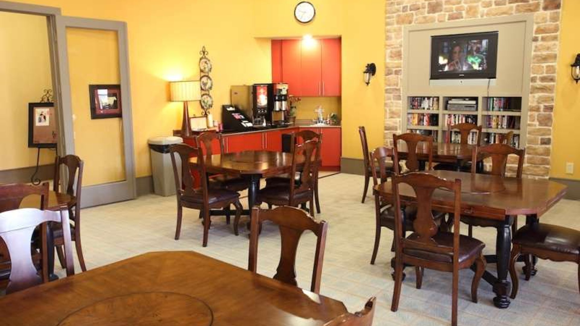 System.Collections.Generic.List`1[AFS.Common.Models.Photo] - Image 2