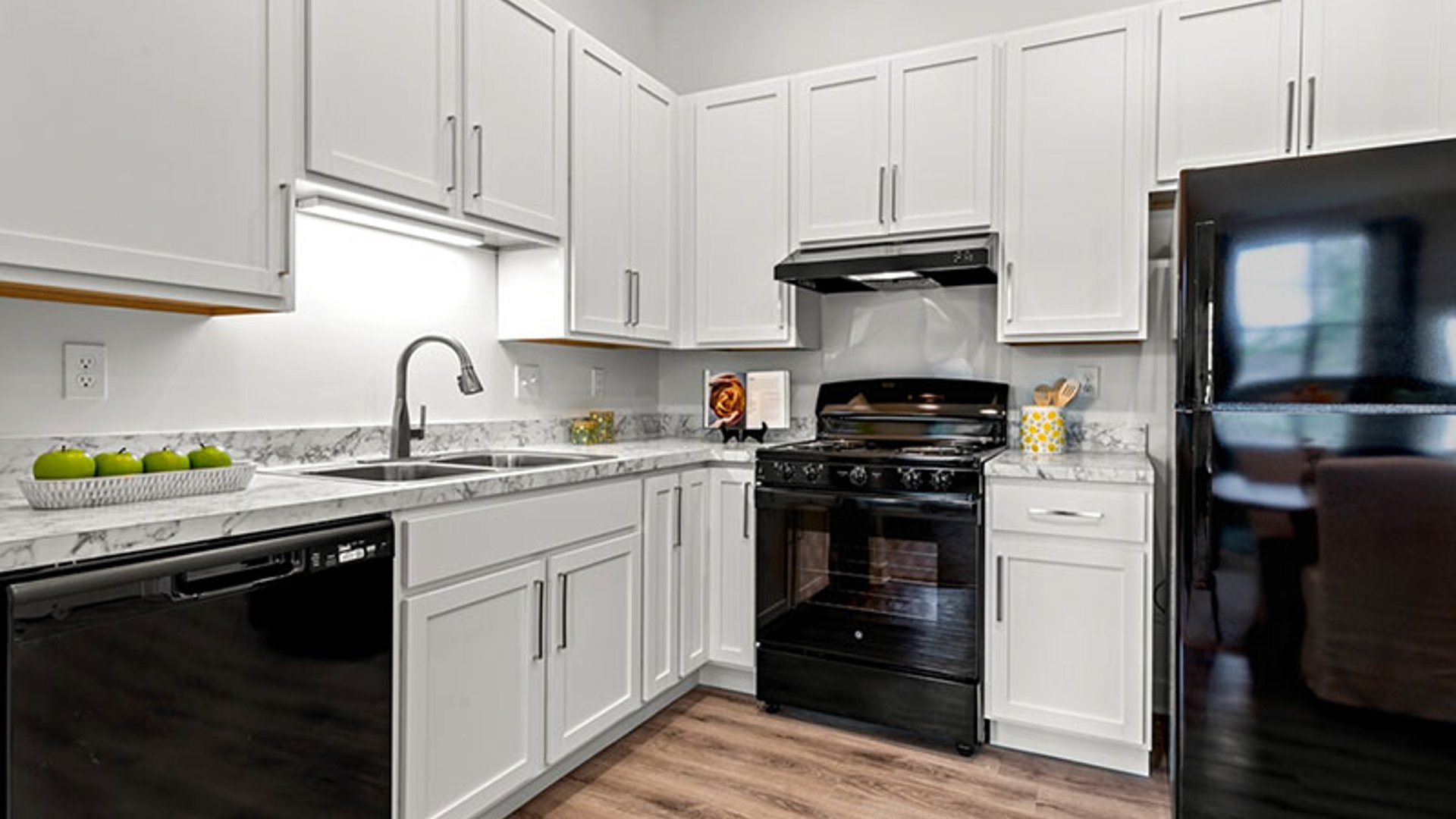 System.Collections.Generic.List`1[AFS.Common.Models.Photo] - Image 5