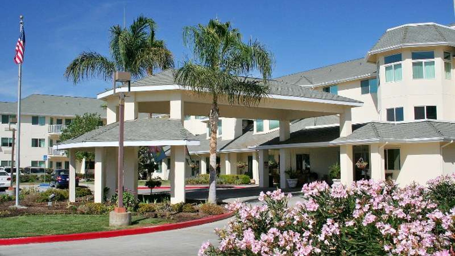 System.Collections.Generic.List`1[AFS.Common.Models.Photo] - Image 1