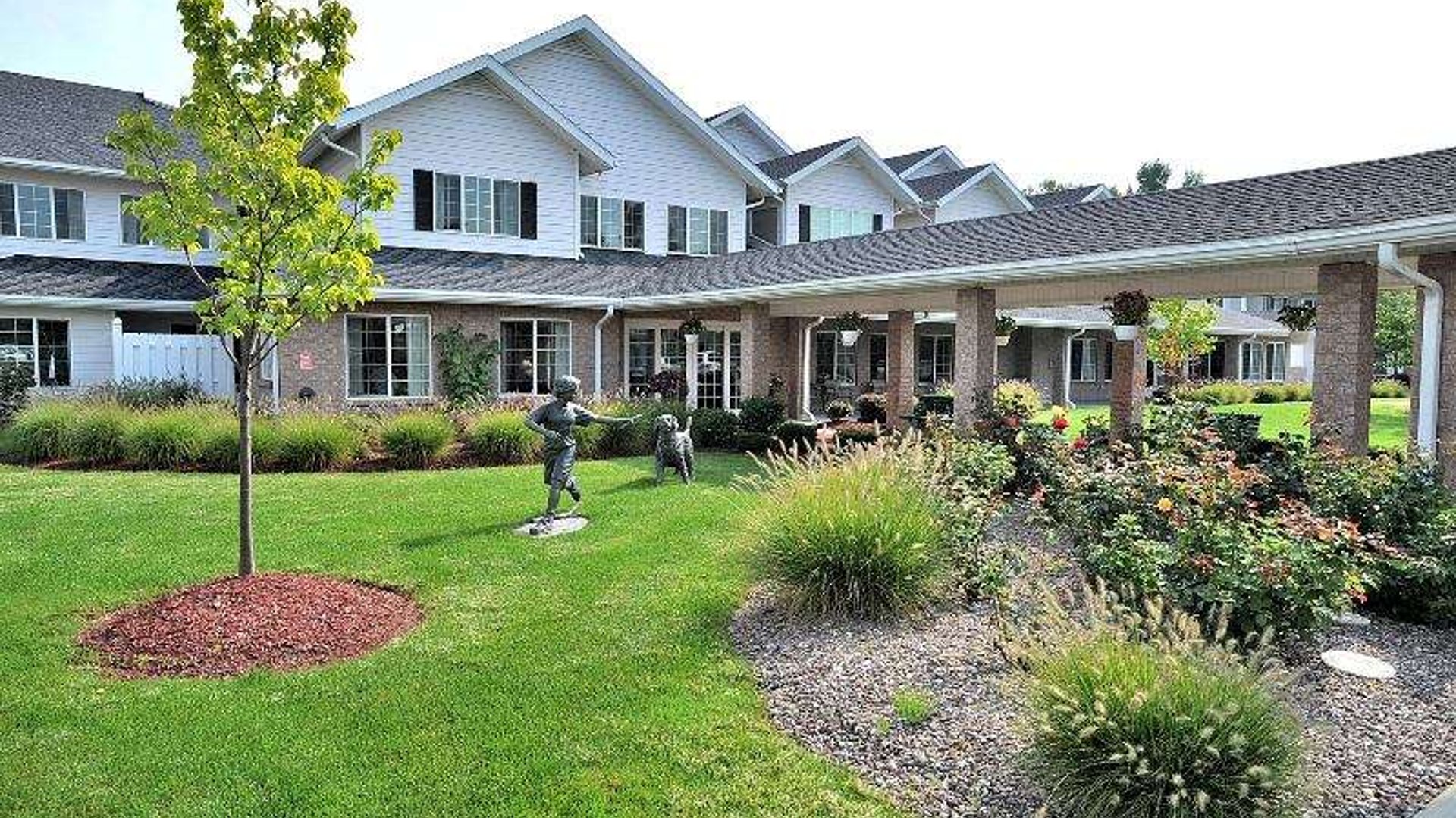 System.Collections.Generic.List`1[AFS.Common.Models.Photo] - Image 1