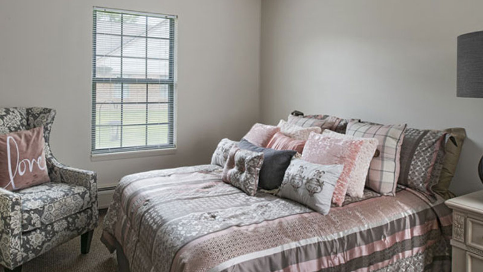 System.Collections.Generic.List`1[AFS.Common.Models.Photo] - Image 4