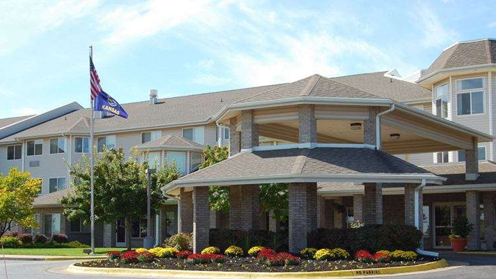 System.Collections.Generic.List`1[AFS.Common.Models.Photo] - Image 1