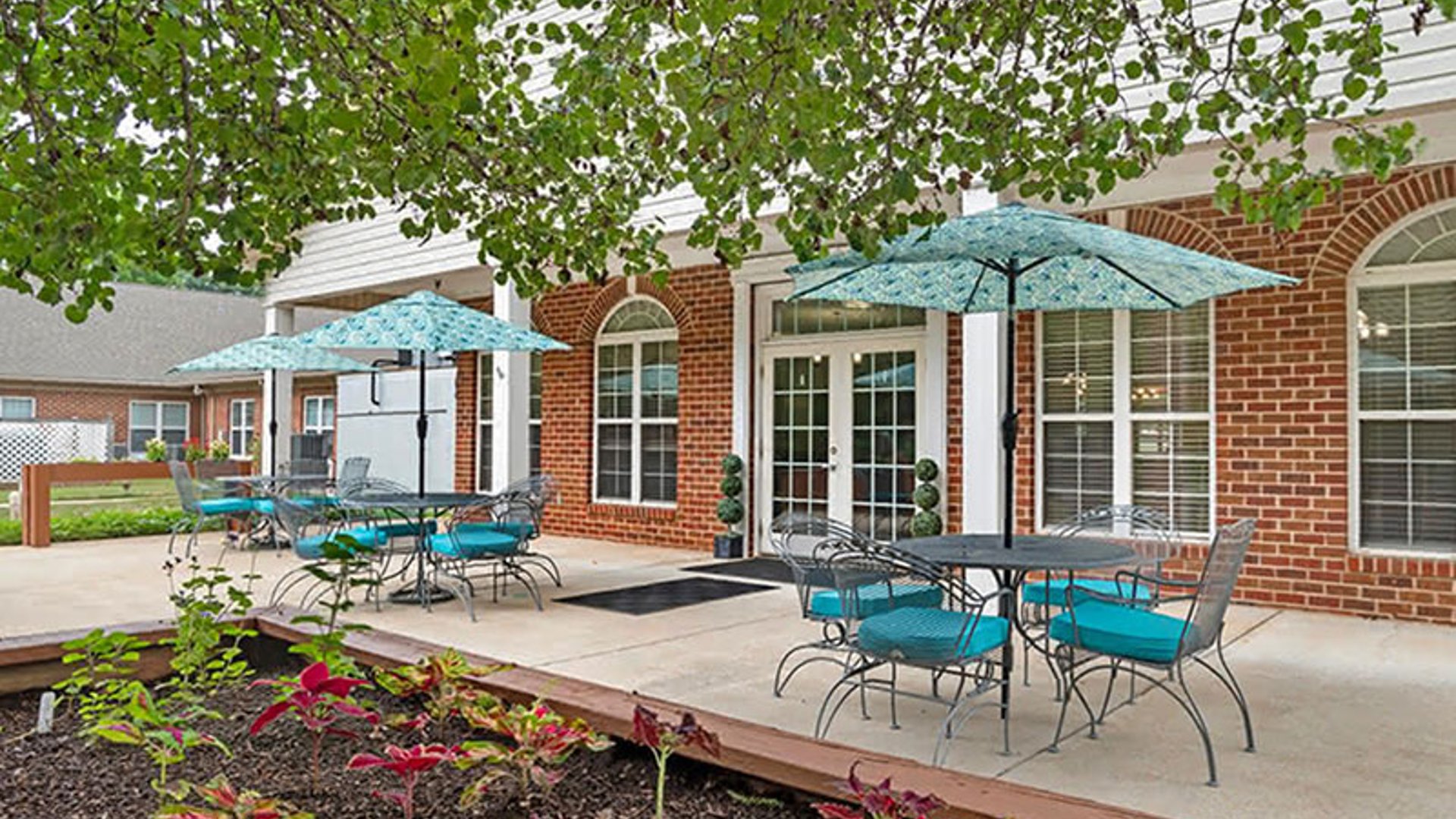 System.Collections.Generic.List`1[AFS.Common.Models.Photo] - Image 2