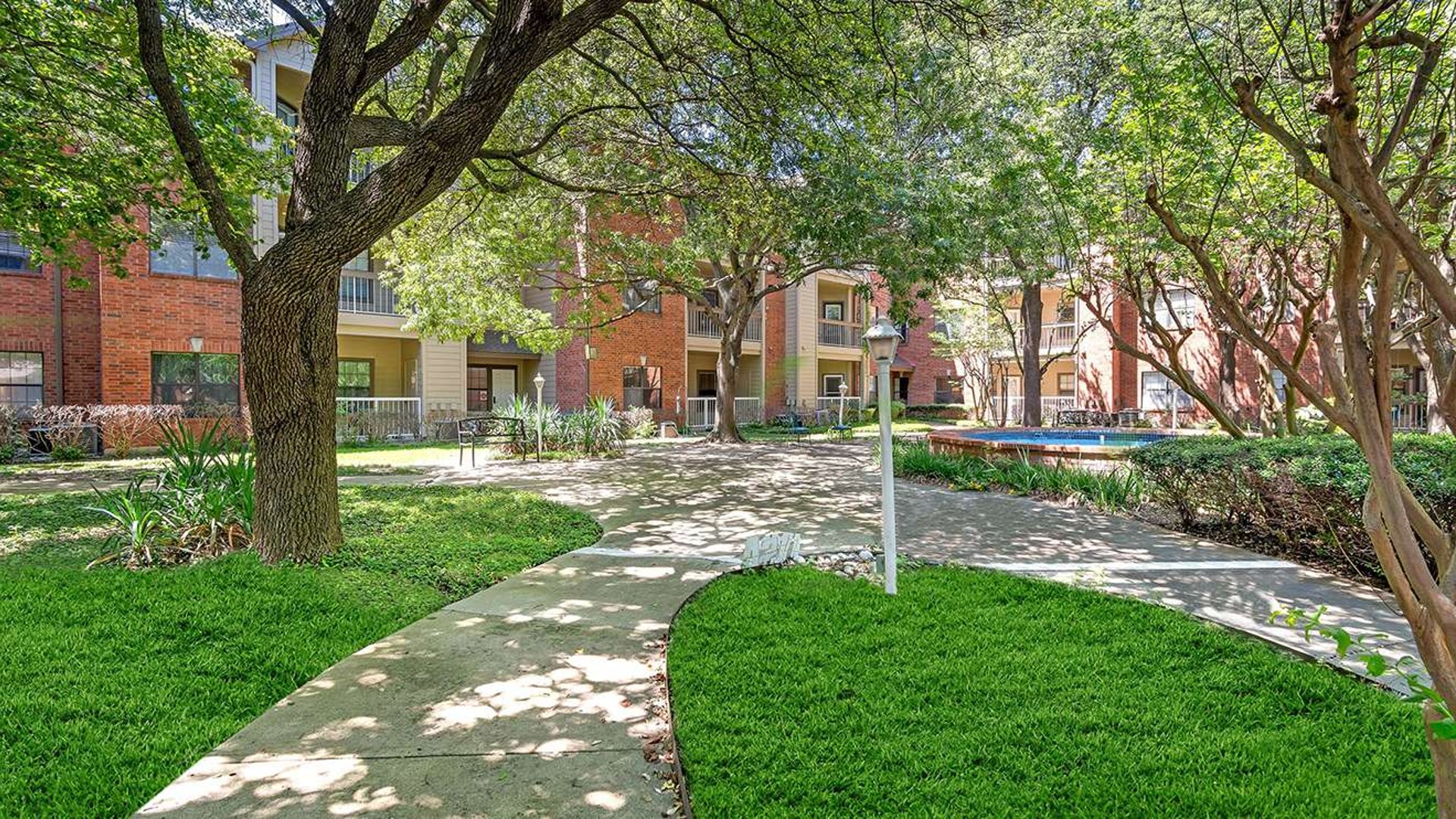 System.Collections.Generic.List`1[AFS.Common.Models.Photo] - Image 2