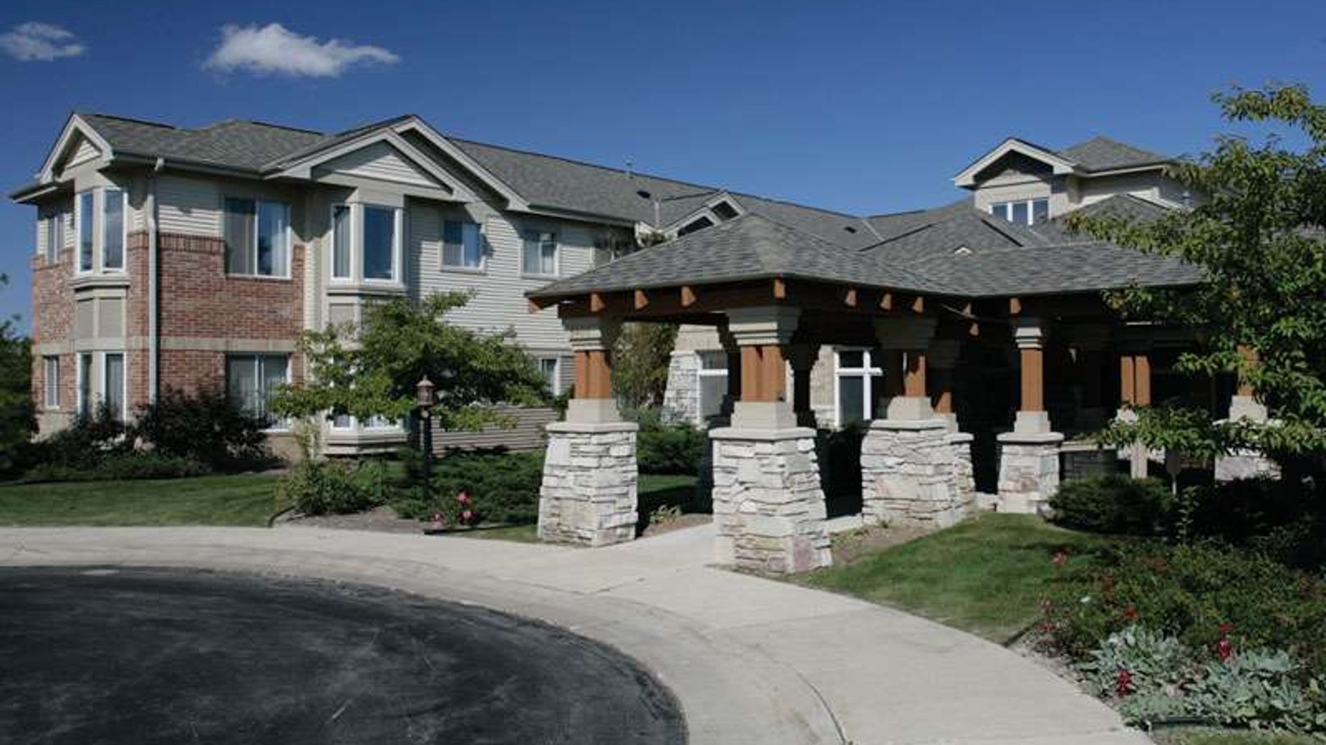 System.Collections.Generic.List`1[AFS.Common.Models.Photo] - Image 1