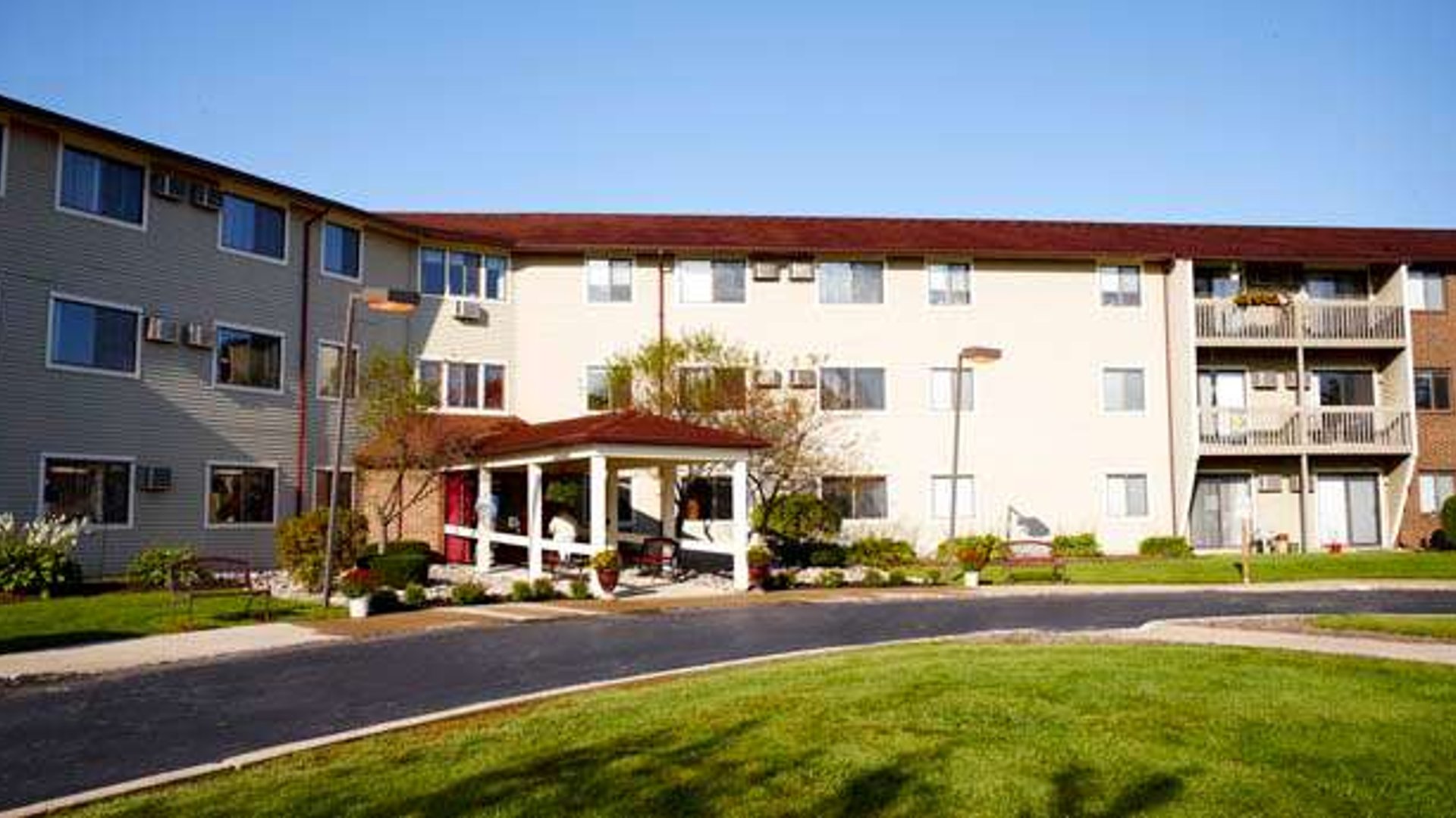 System.Collections.Generic.List`1[AFS.Common.Models.Photo] - Image 1