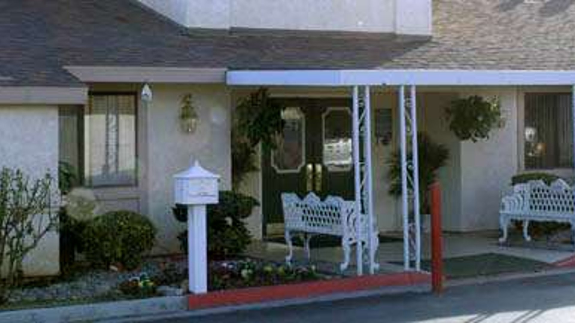 System.Collections.Generic.List`1[AFS.Common.Models.Photo] - Image 1