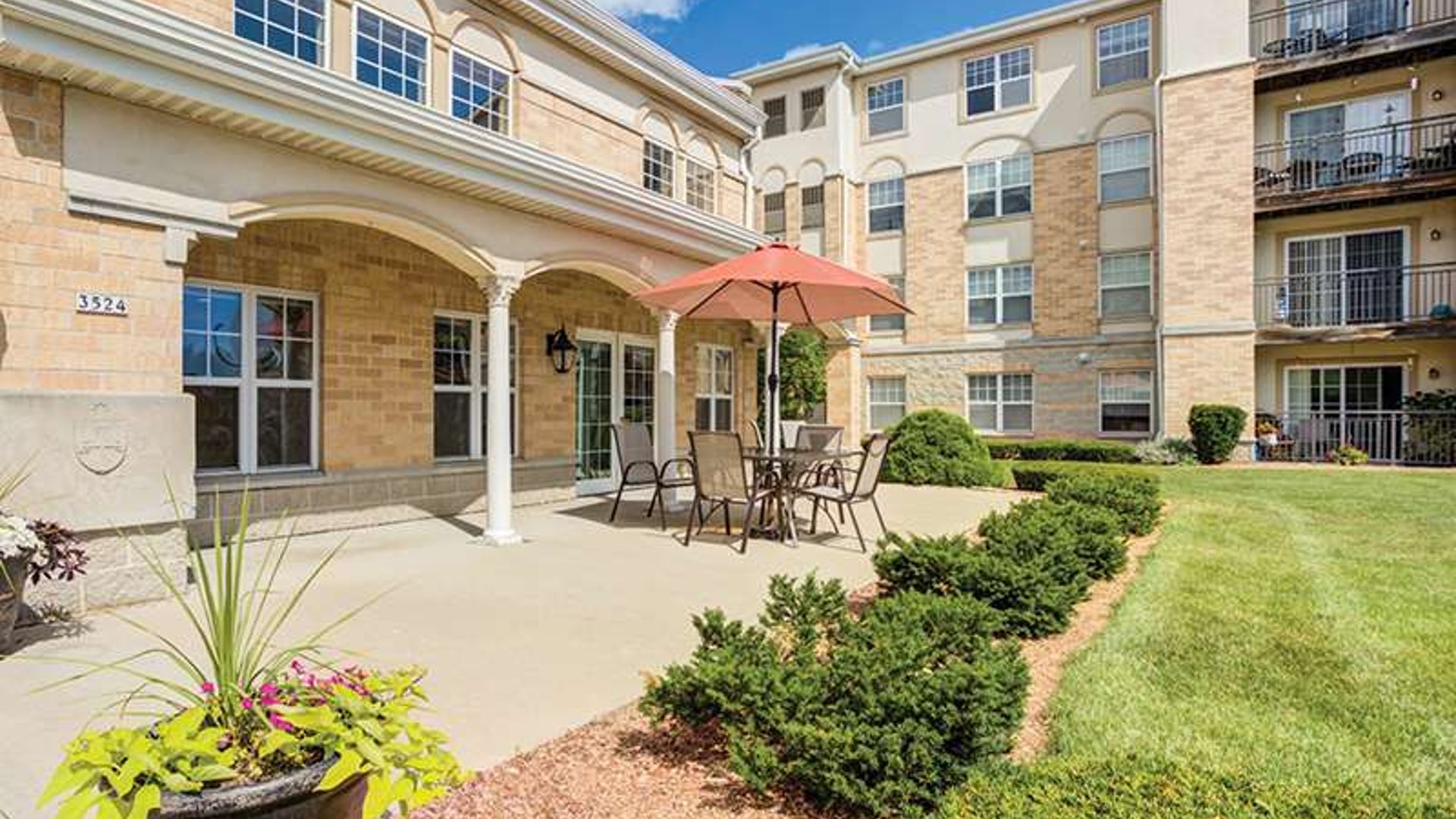 System.Collections.Generic.List`1[AFS.Common.Models.Photo] - Image 1