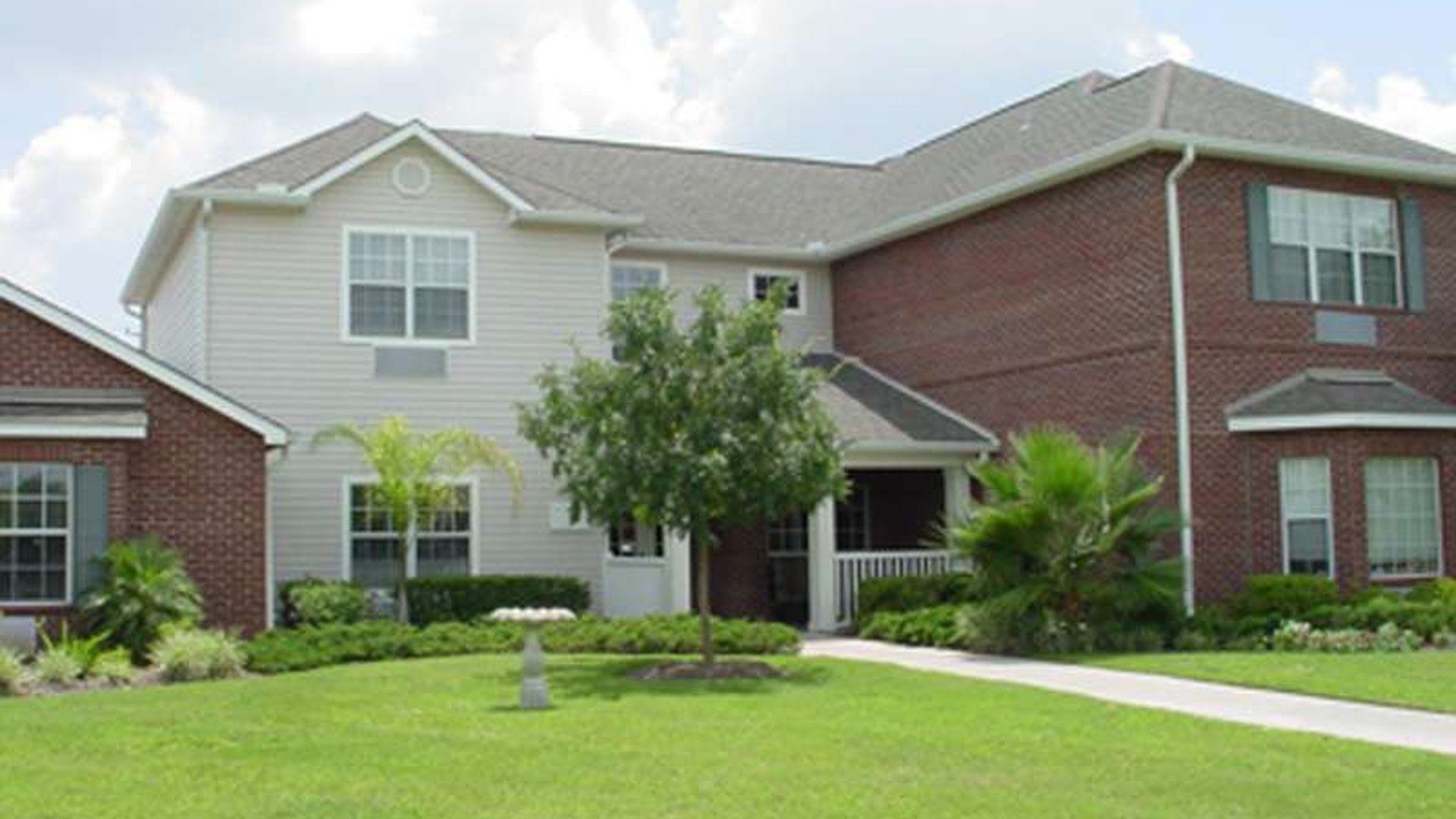 System.Collections.Generic.List`1[AFS.Common.Models.Photo] - Image 1