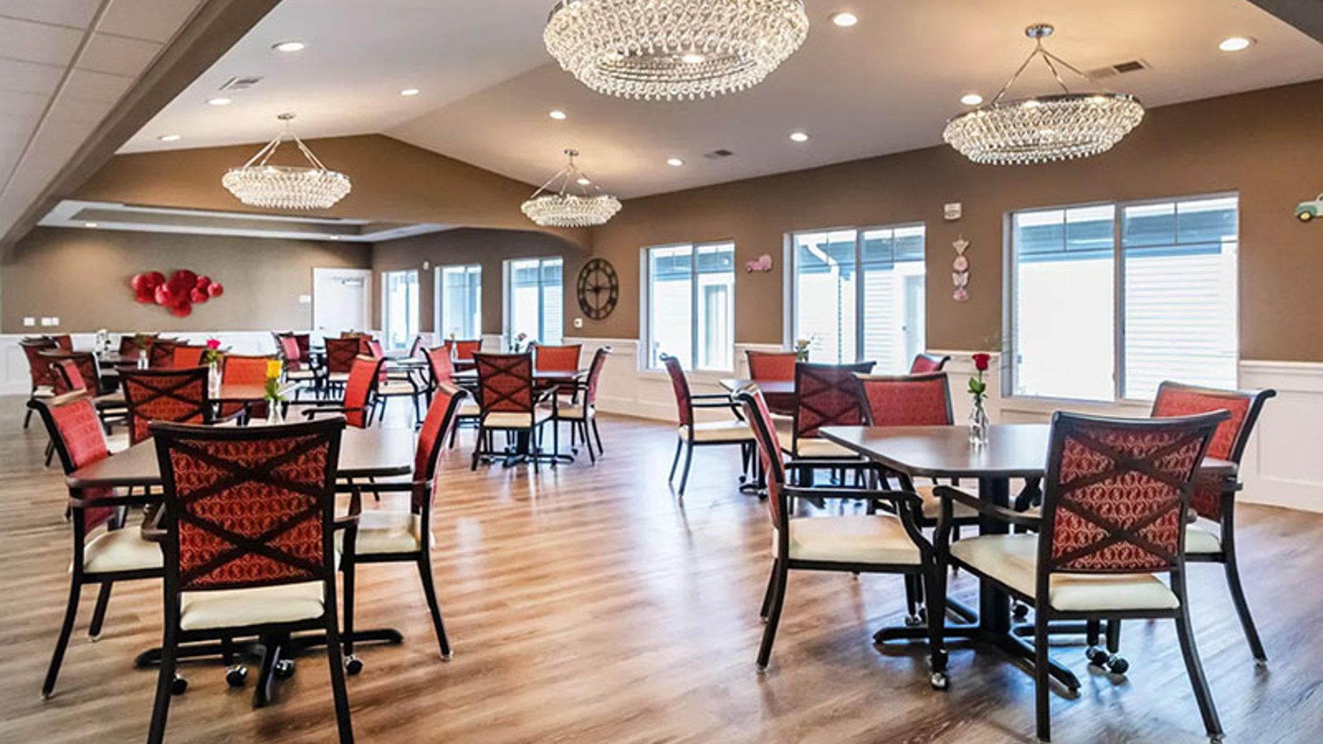 System.Collections.Generic.List`1[AFS.Common.Models.Photo] - Image 2