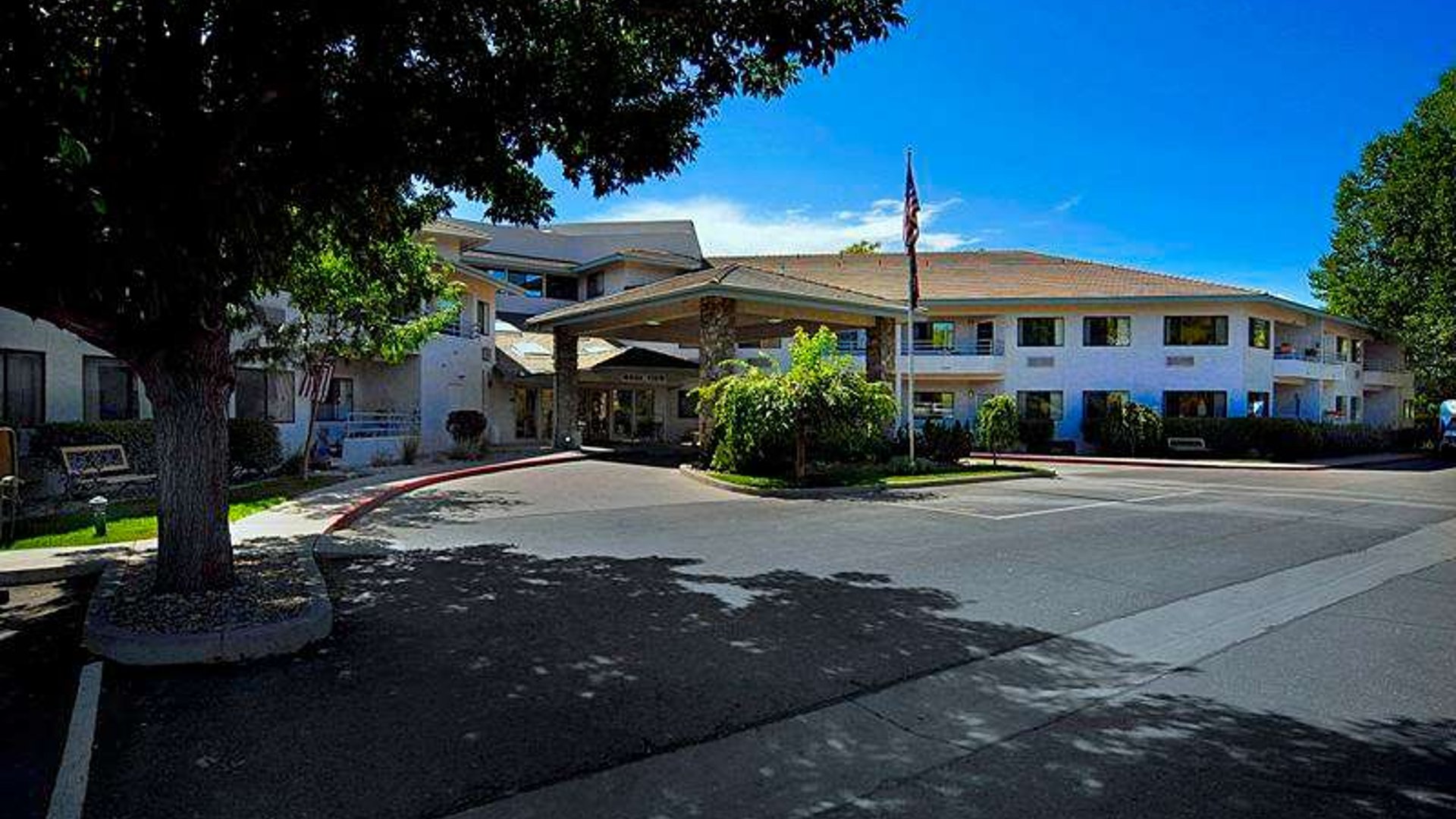 System.Collections.Generic.List`1[AFS.Common.Models.Photo] - Image 1