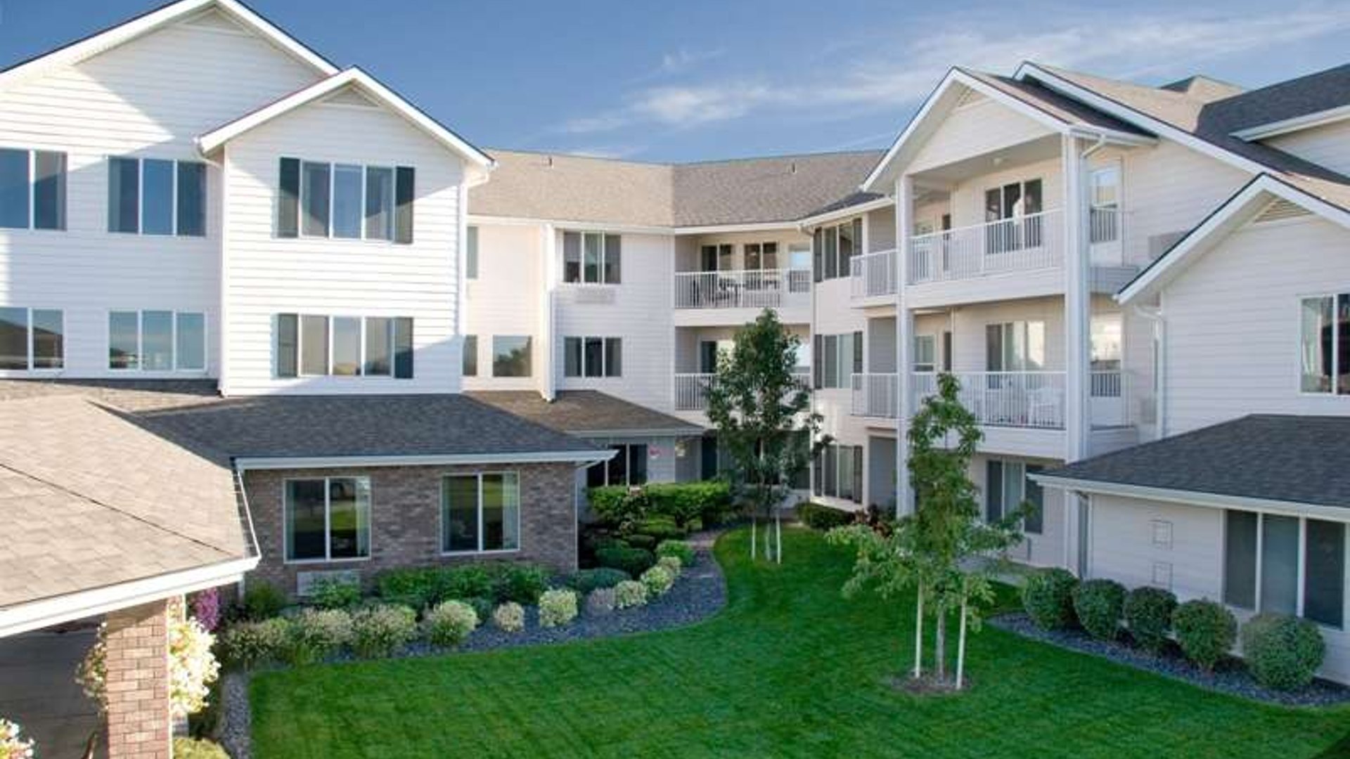 System.Collections.Generic.List`1[AFS.Common.Models.Photo] - Image 1