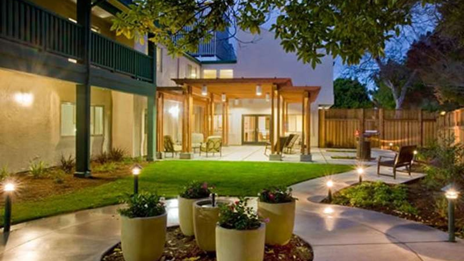 System.Collections.Generic.List`1[AFS.Common.Models.Photo] - Image 3