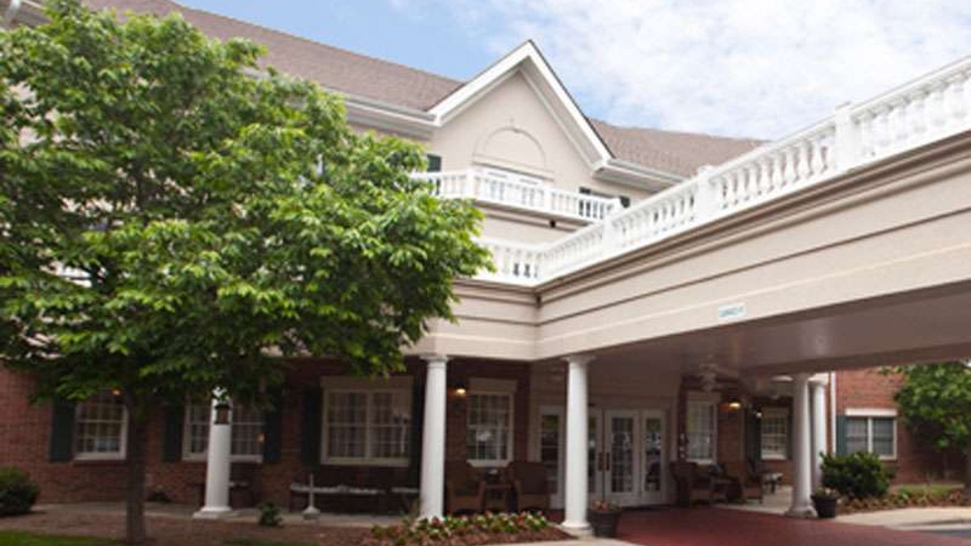 System.Collections.Generic.List`1[AFS.Common.Models.Photo] - Image 1