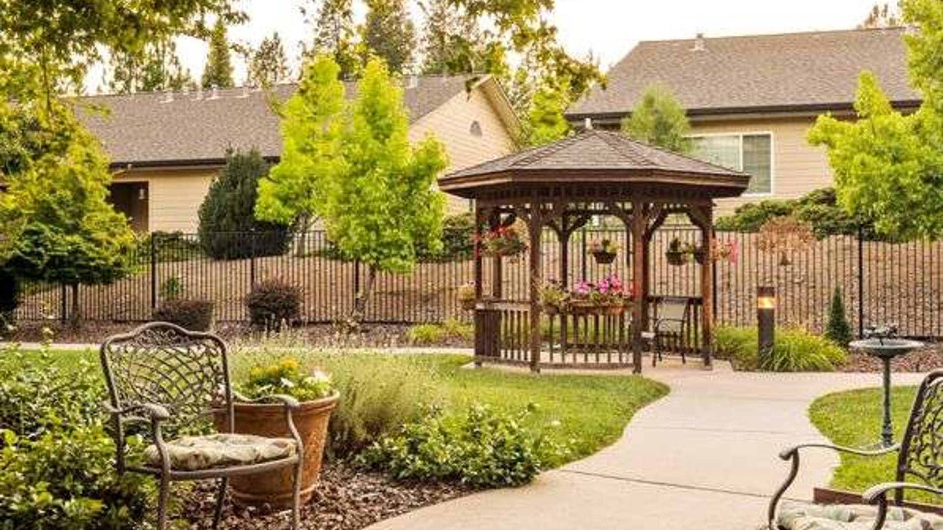 System.Collections.Generic.List`1[AFS.Common.Models.Photo] - Image 6