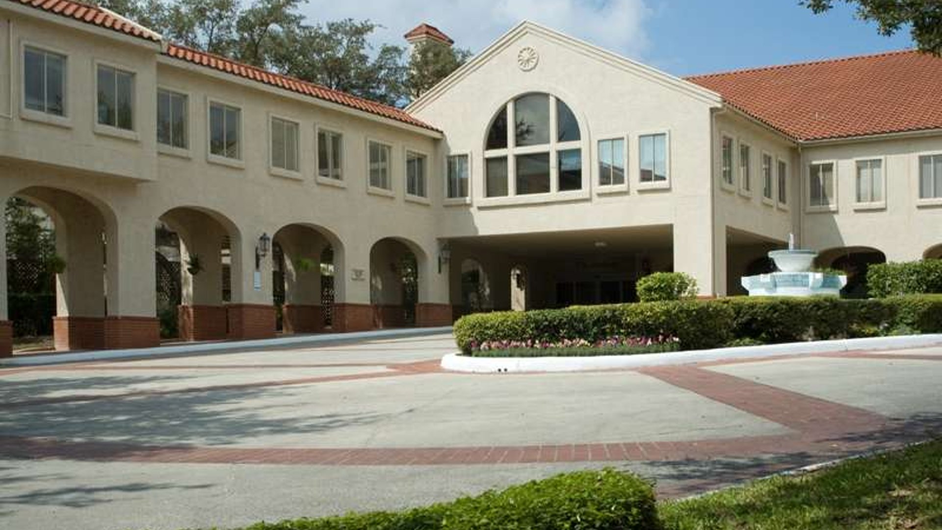 System.Collections.Generic.List`1[AFS.Common.Models.Photo] - Image 1