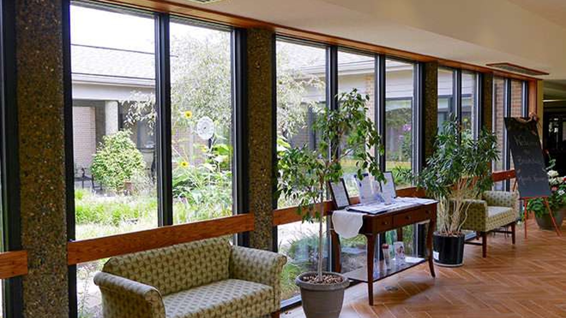 System.Collections.Generic.List`1[AFS.Common.Models.Photo] - Image 2