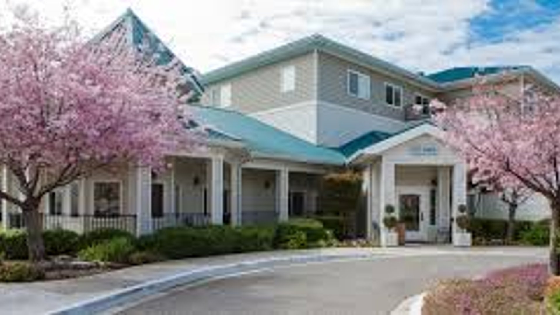 System.Collections.Generic.List`1[AFS.Common.Models.Photo] - Image 1