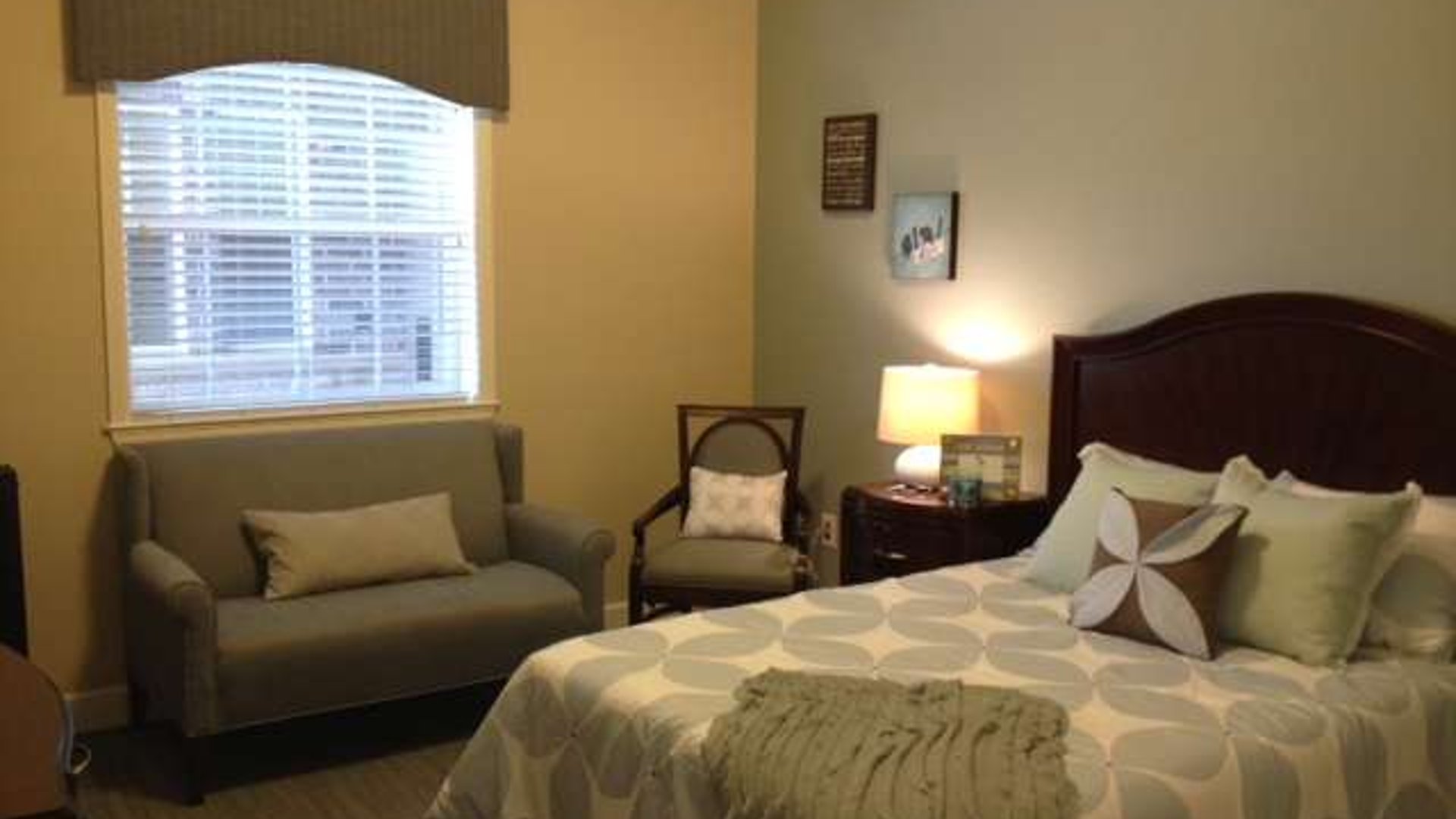 System.Collections.Generic.List`1[AFS.Common.Models.Photo] - Image 4