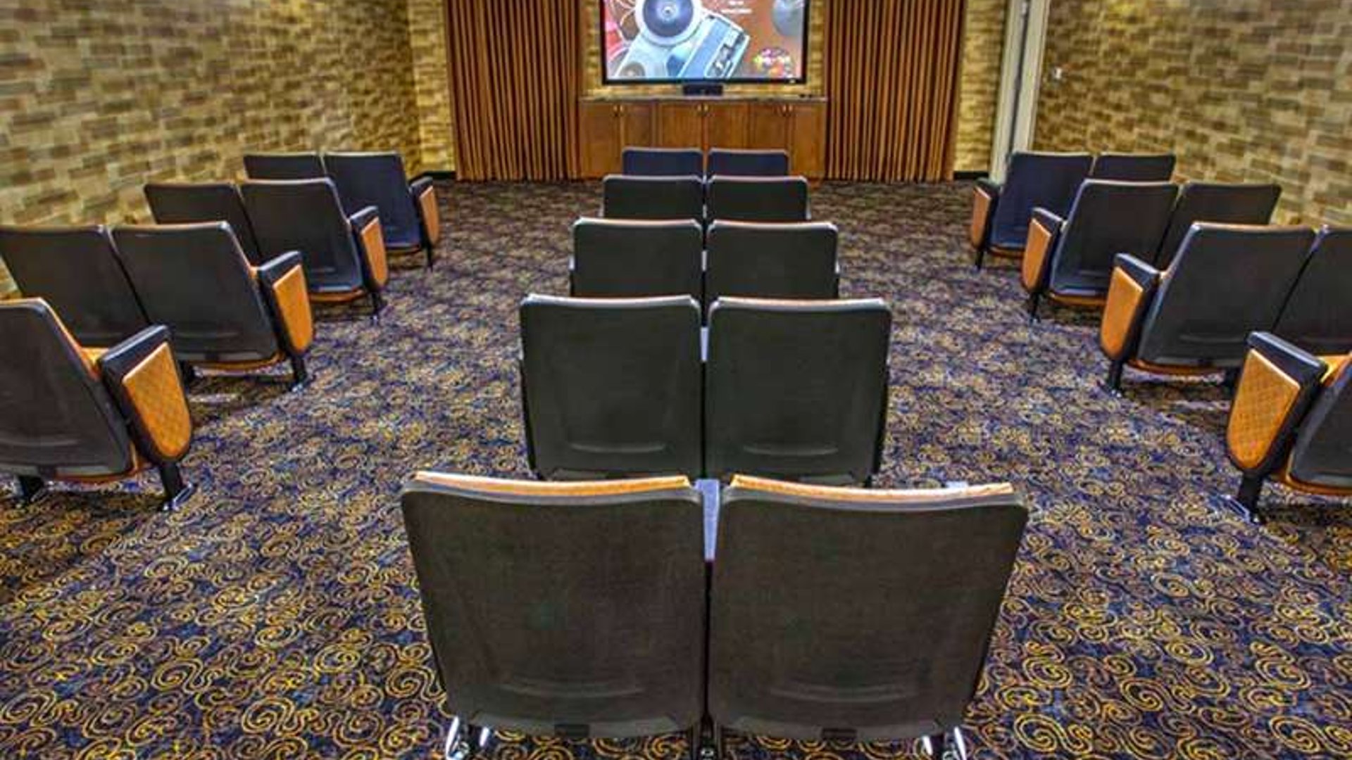 System.Collections.Generic.List`1[AFS.Common.Models.Photo] - Image 4