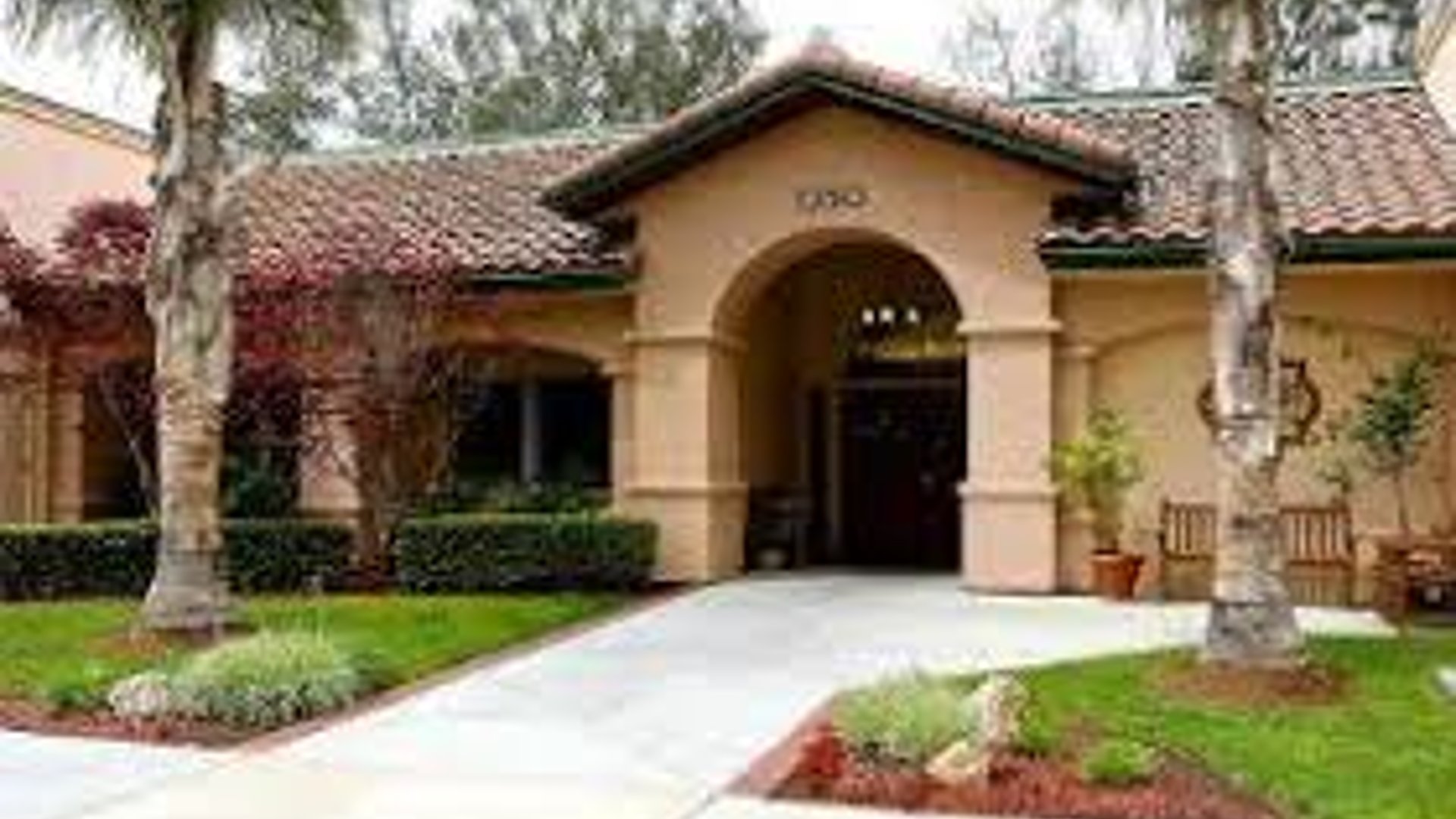 System.Collections.Generic.List`1[AFS.Common.Models.Photo] - Image 1