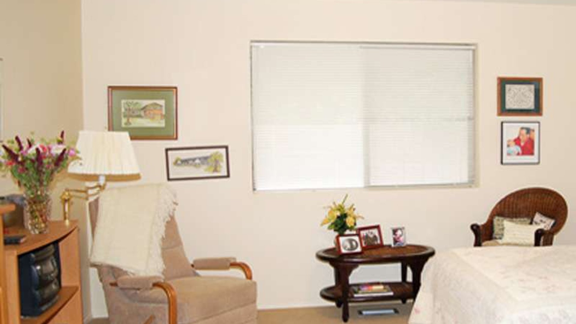 System.Collections.Generic.List`1[AFS.Common.Models.Photo] - Image 3