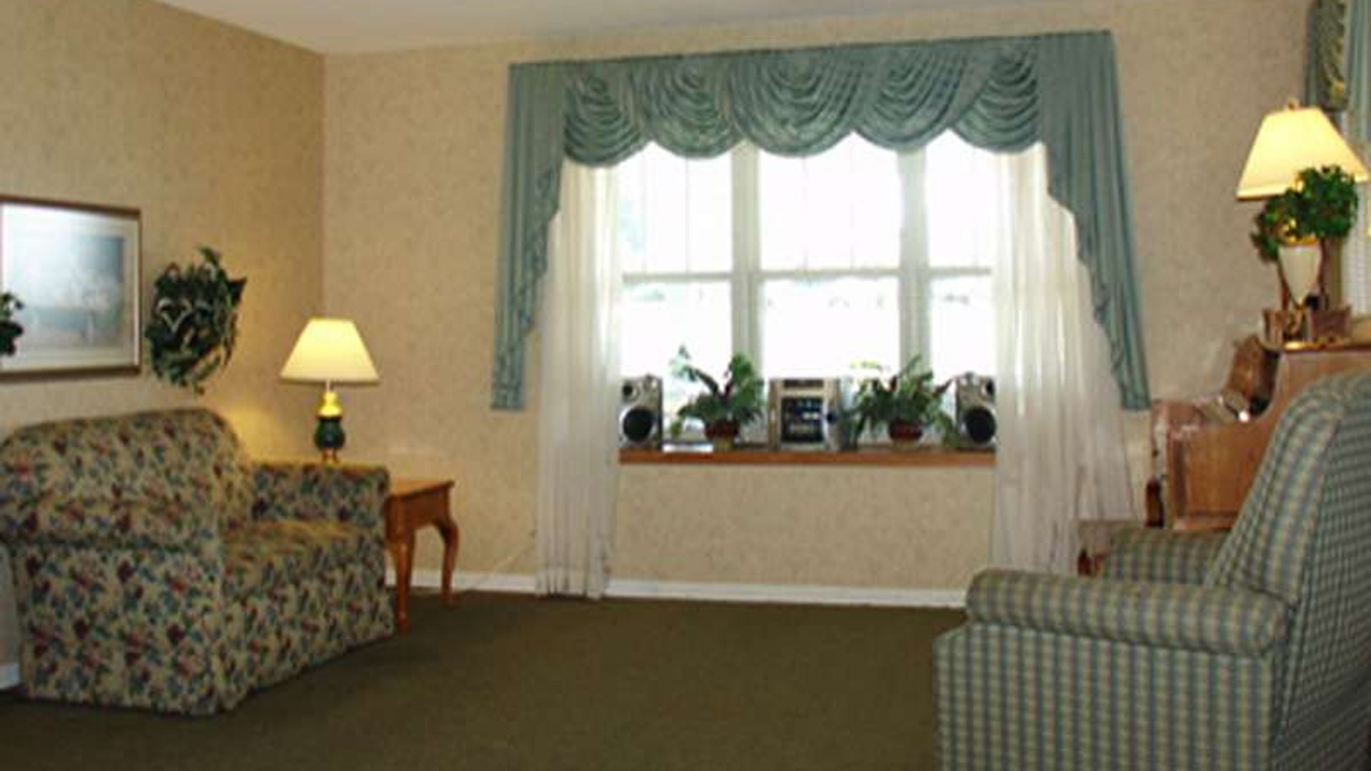 System.Collections.Generic.List`1[AFS.Common.Models.Photo] - Image 3