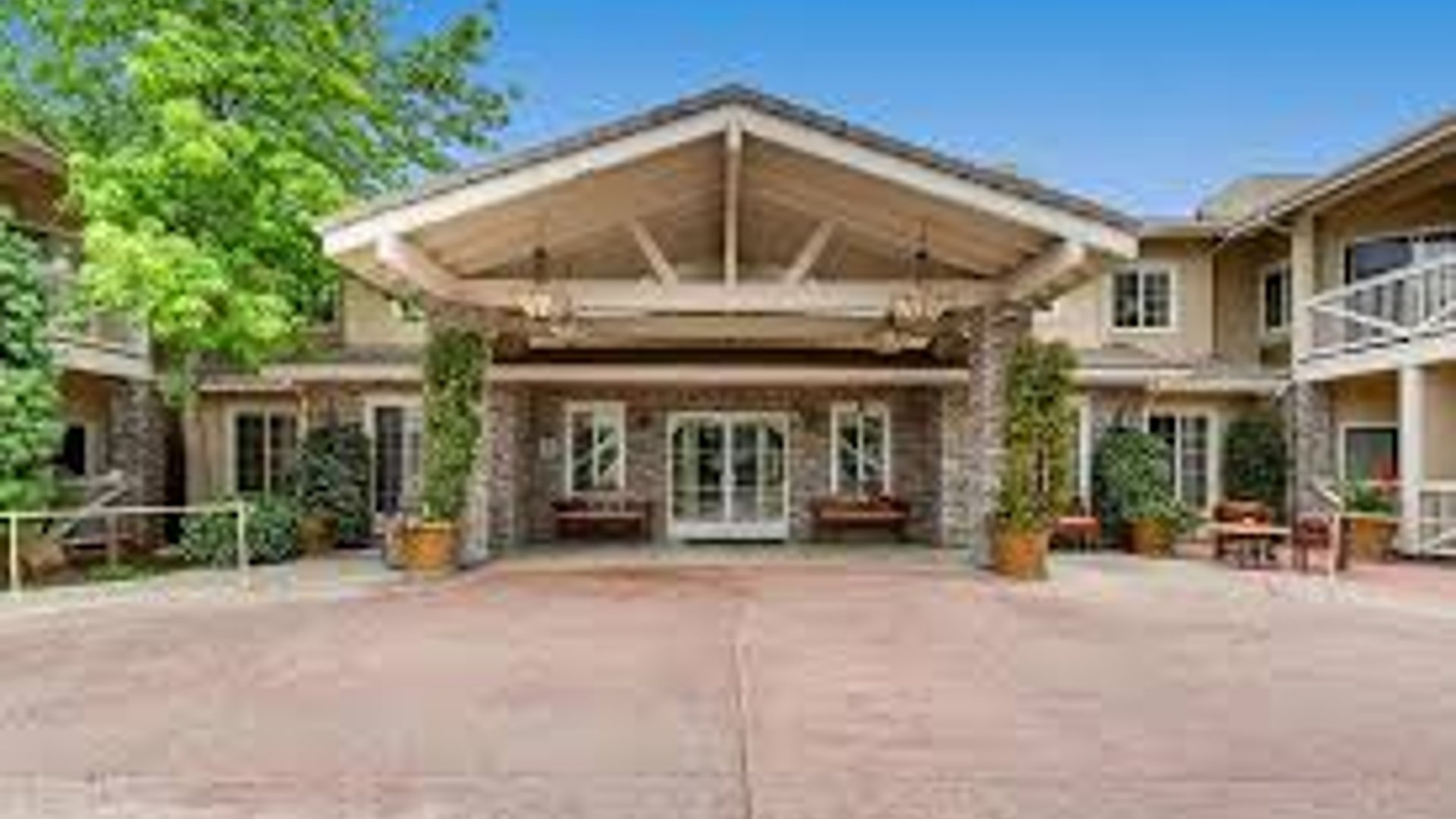 System.Collections.Generic.List`1[AFS.Common.Models.Photo] - Image 1