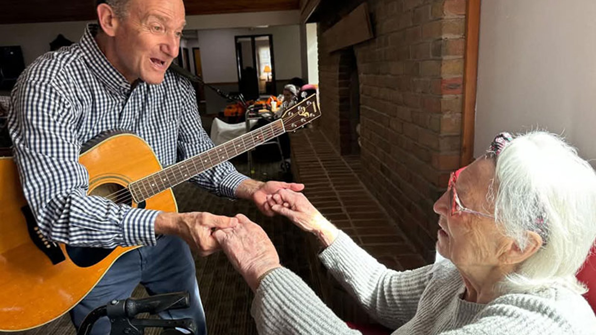 System.Collections.Generic.List`1[AFS.Common.Models.Photo] - Image 3