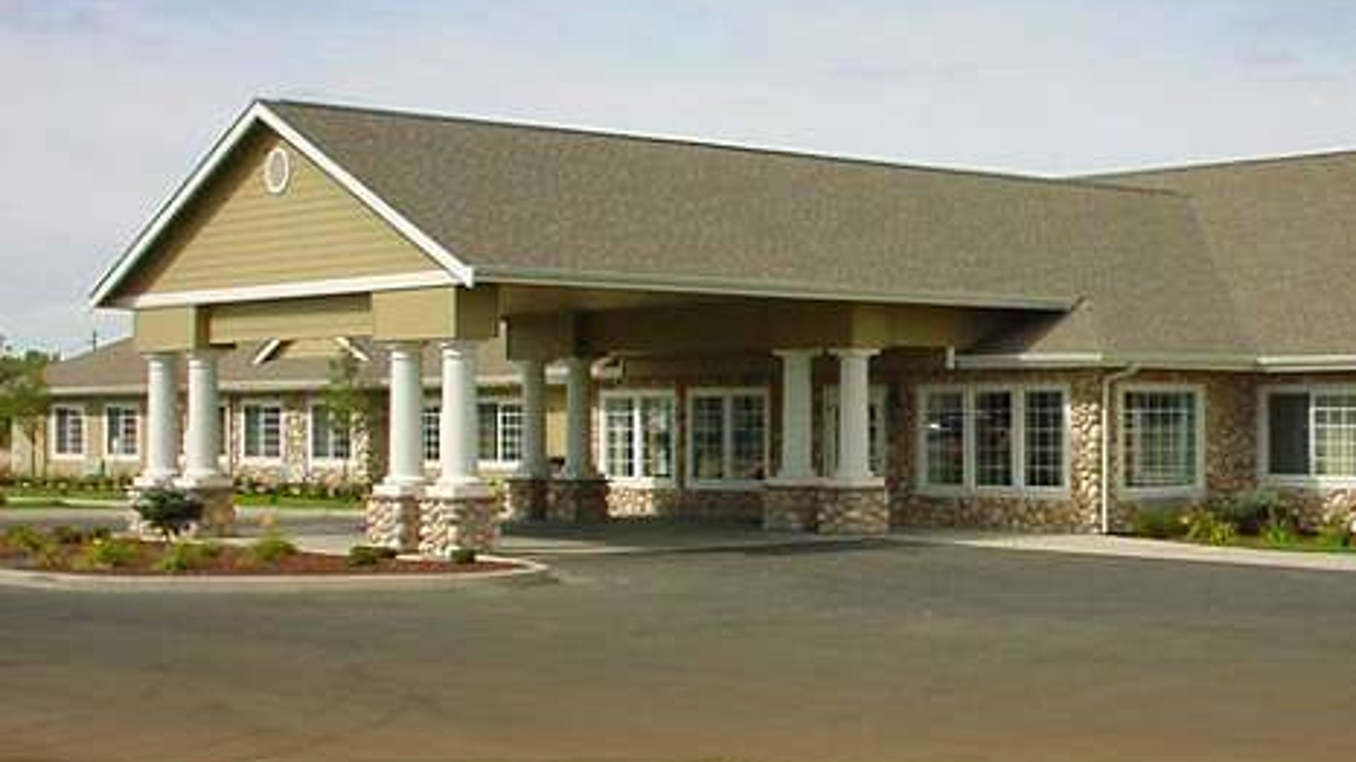 System.Collections.Generic.List`1[AFS.Common.Models.Photo] - Image 1