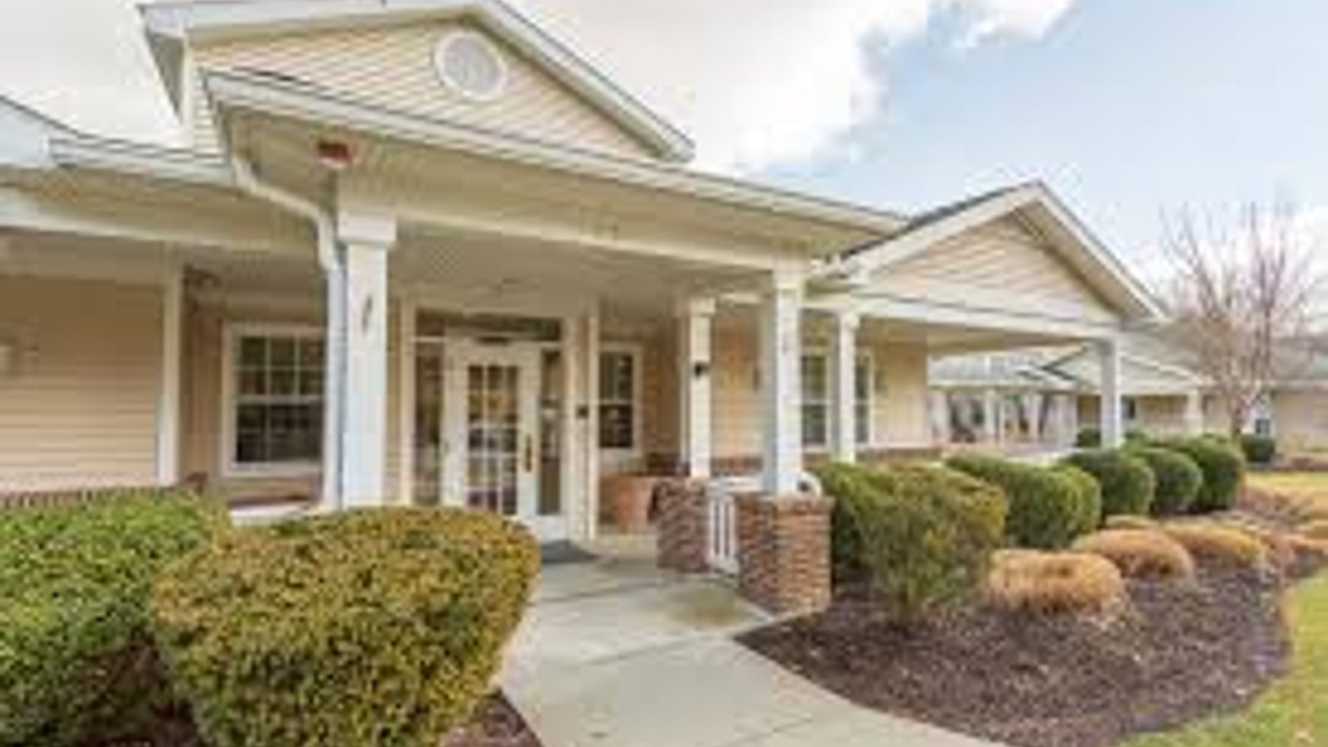 System.Collections.Generic.List`1[AFS.Common.Models.Photo] - Image 1